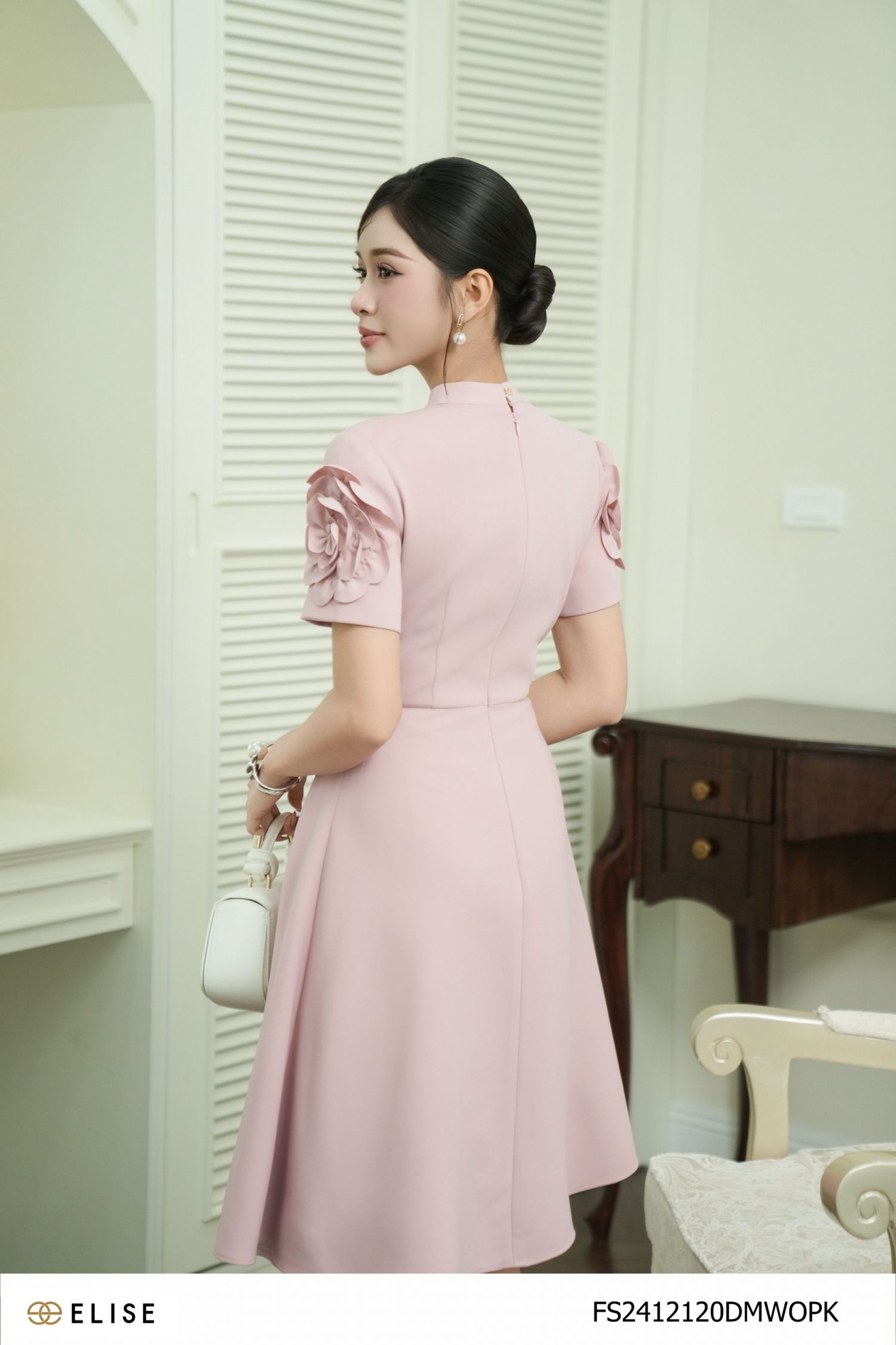 ĐẦM HỒNG XÒE XẾP LY TAY HOA