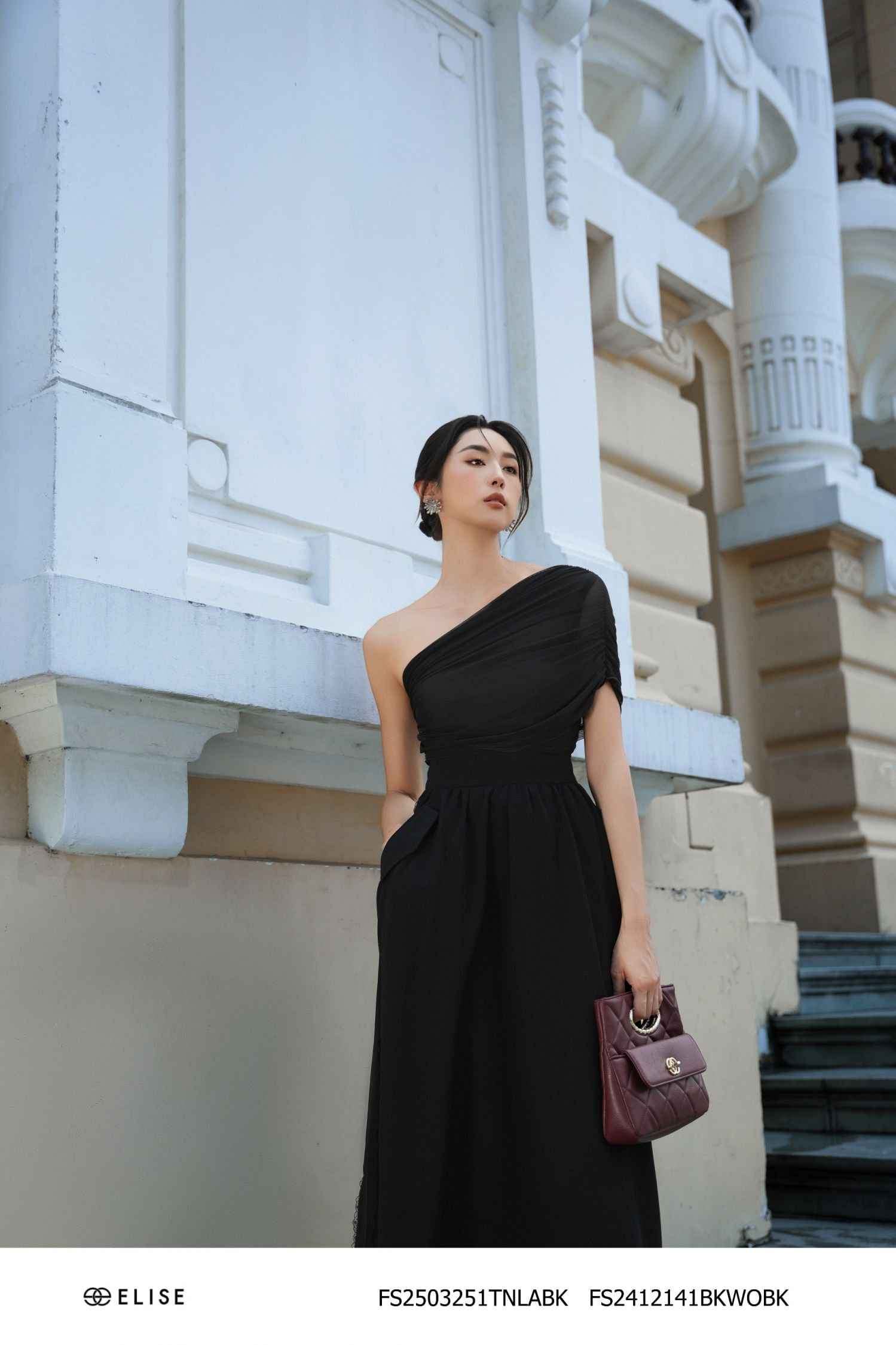 CV ĐEN XÒE SƯỜN PHỐI LỤA REN