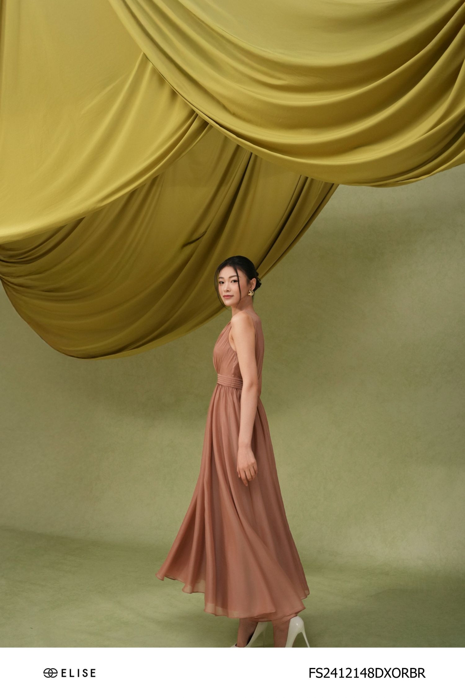 ĐẦM TƠ NÂU BE XẾP LY EO ĐÍNH HOA