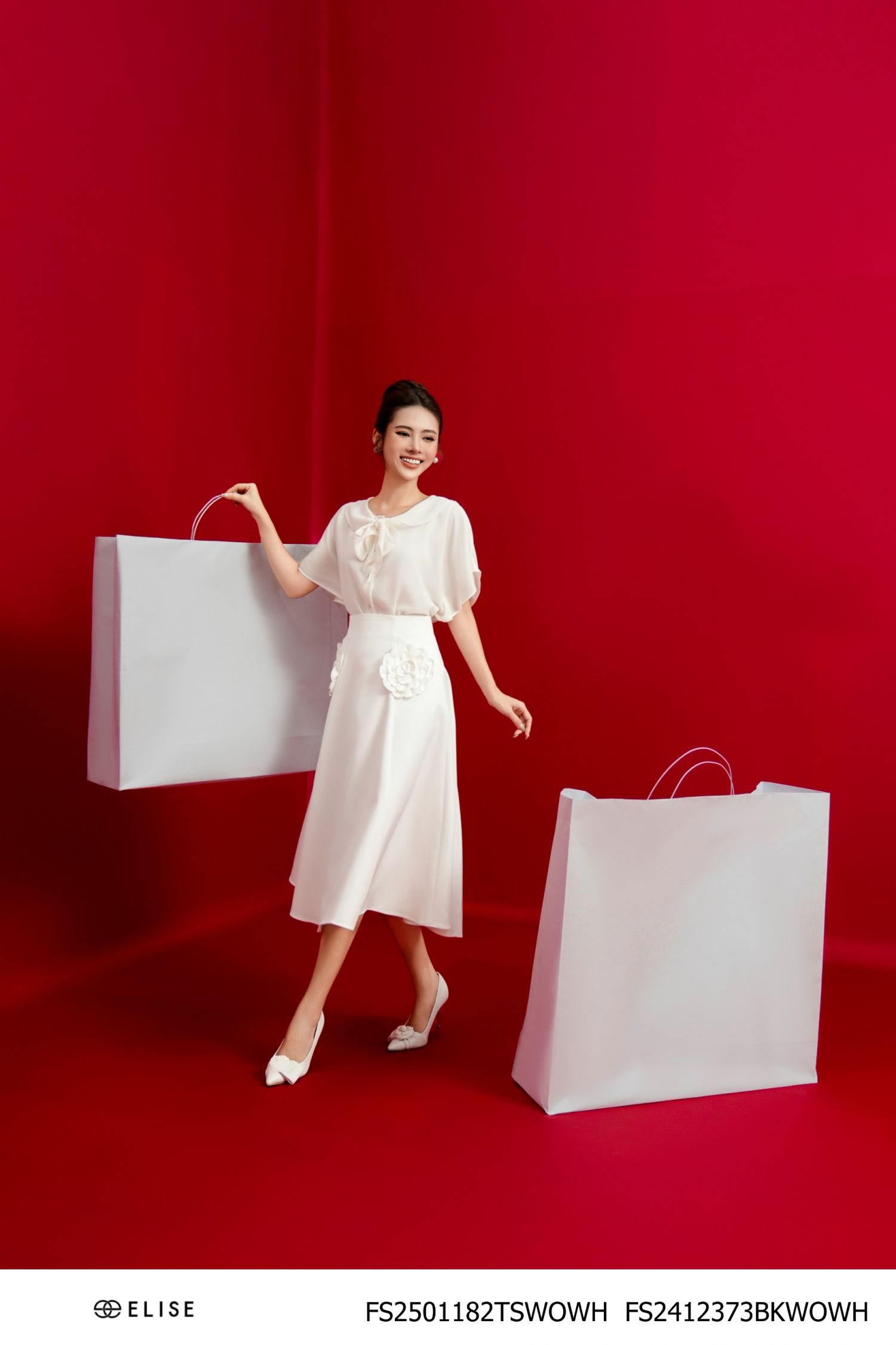 CV TRẮNG XÒE ĐÍNH HOA TÚI