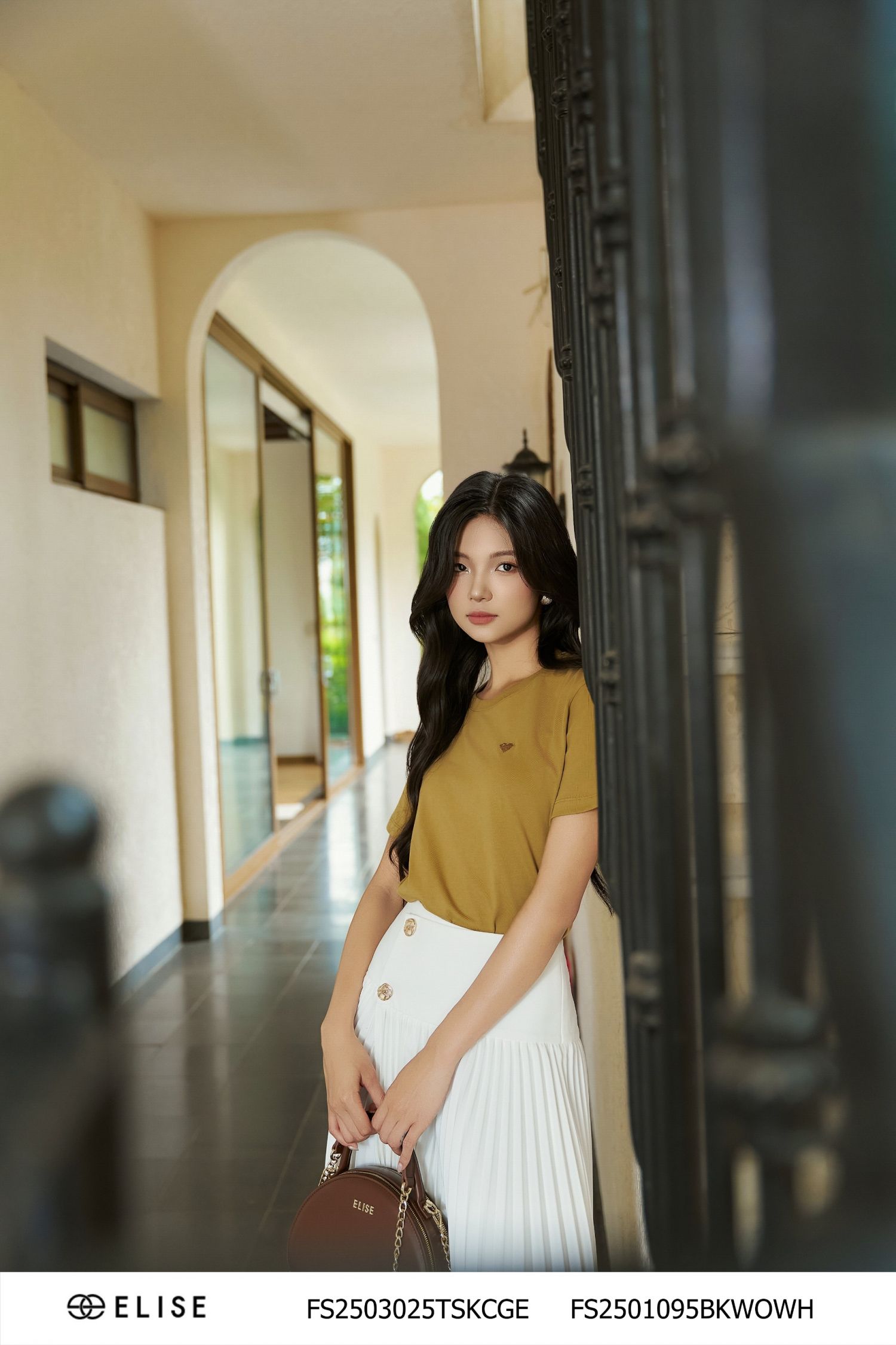 CV TRẮNG DẬP LY PHỦ VẠT CHÉO