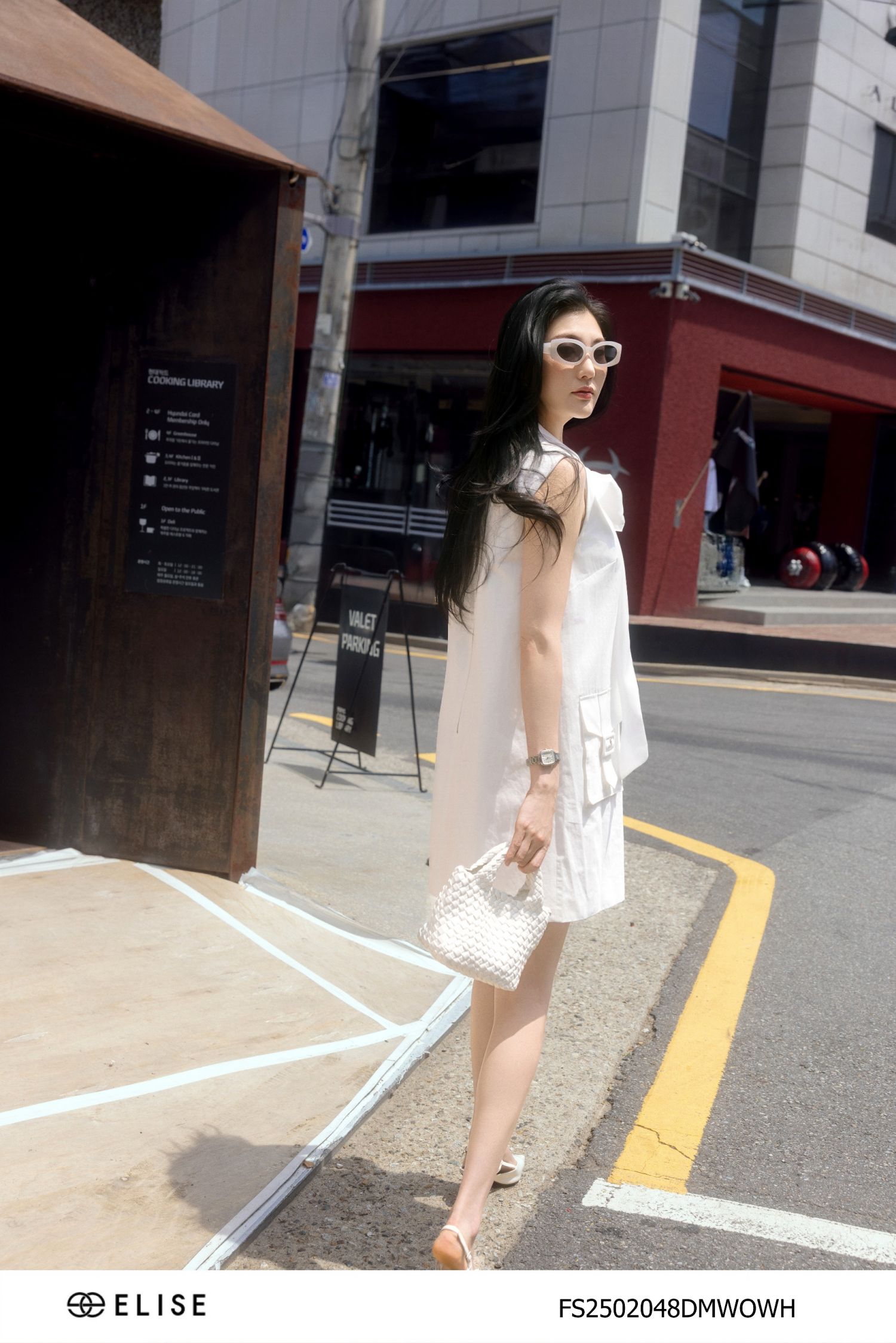 ĐẦM KAKI TRẮNG ỐP TÚI CỔ TƠ
