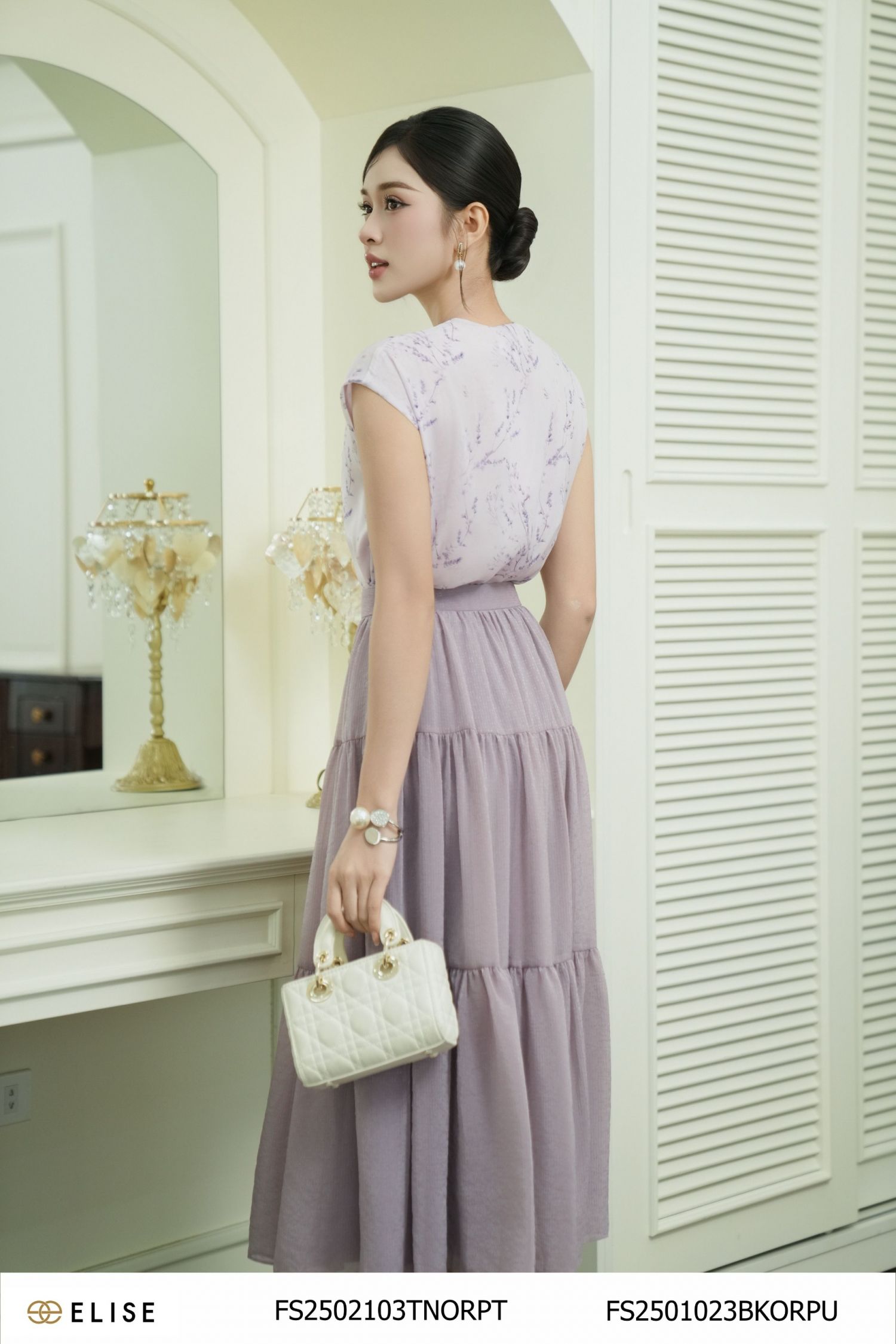 SM HOA LAVENDER CỔ V HOA NGỰC