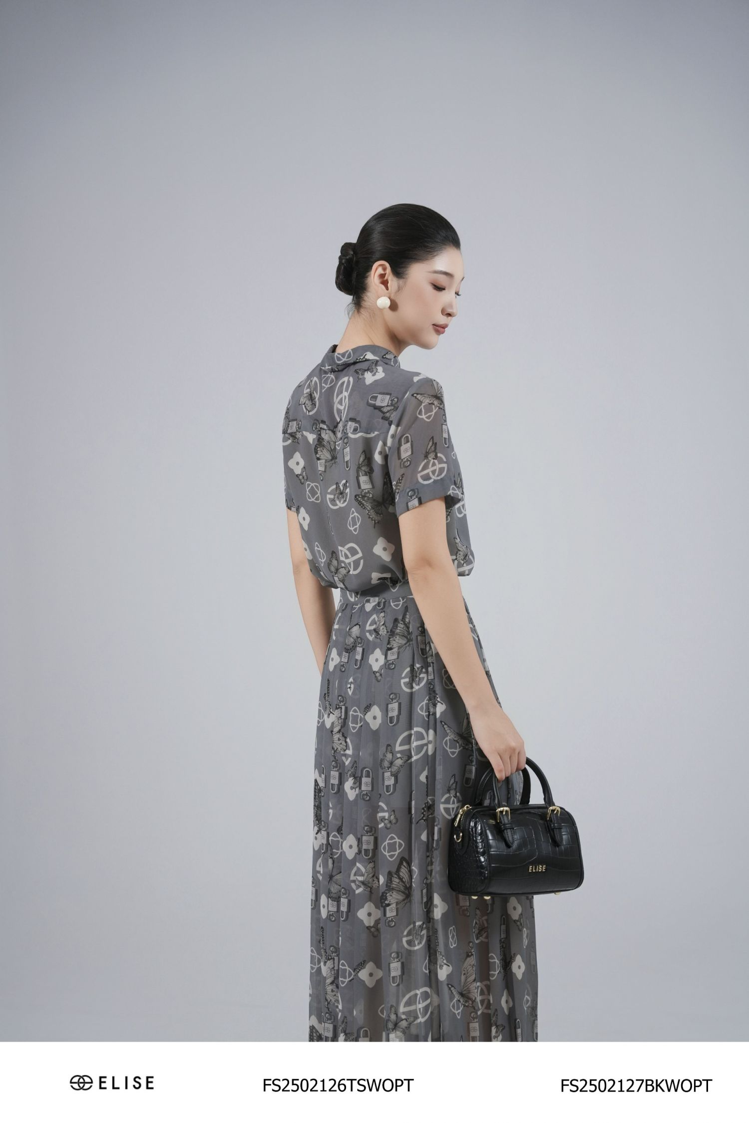 SM CHIFFON HT LOGO NỀN GHI CỔ ĐỨC