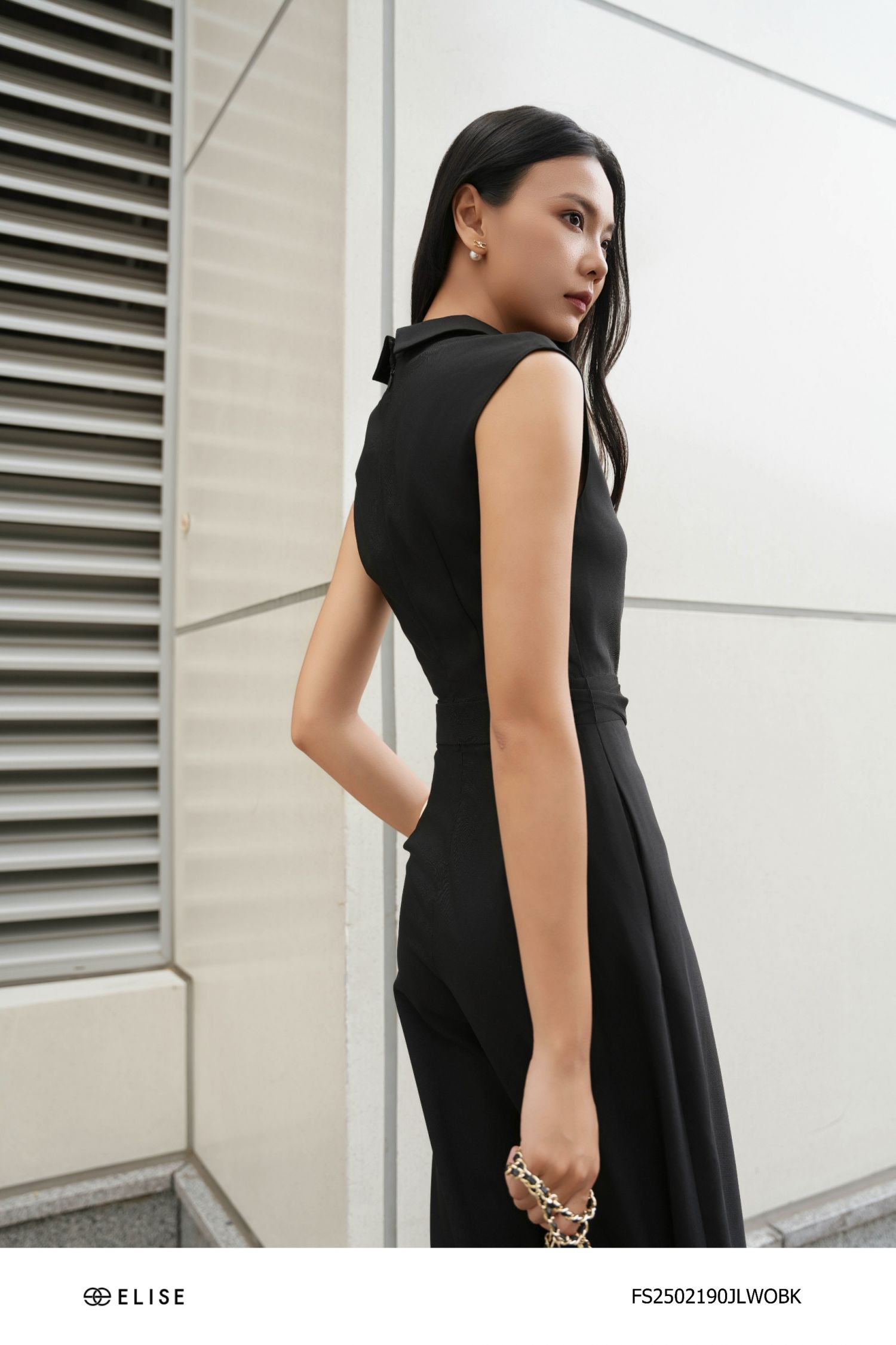 JUMPSUIT DÀI ĐEN CỔ V MỞ XẾP LY CHÉO