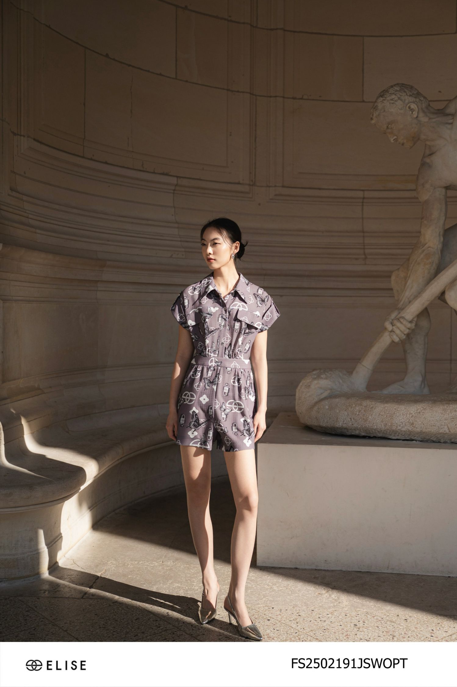 JUMPSUIT GHI HT LOGO BƯỚM TAY LƠ VÊ