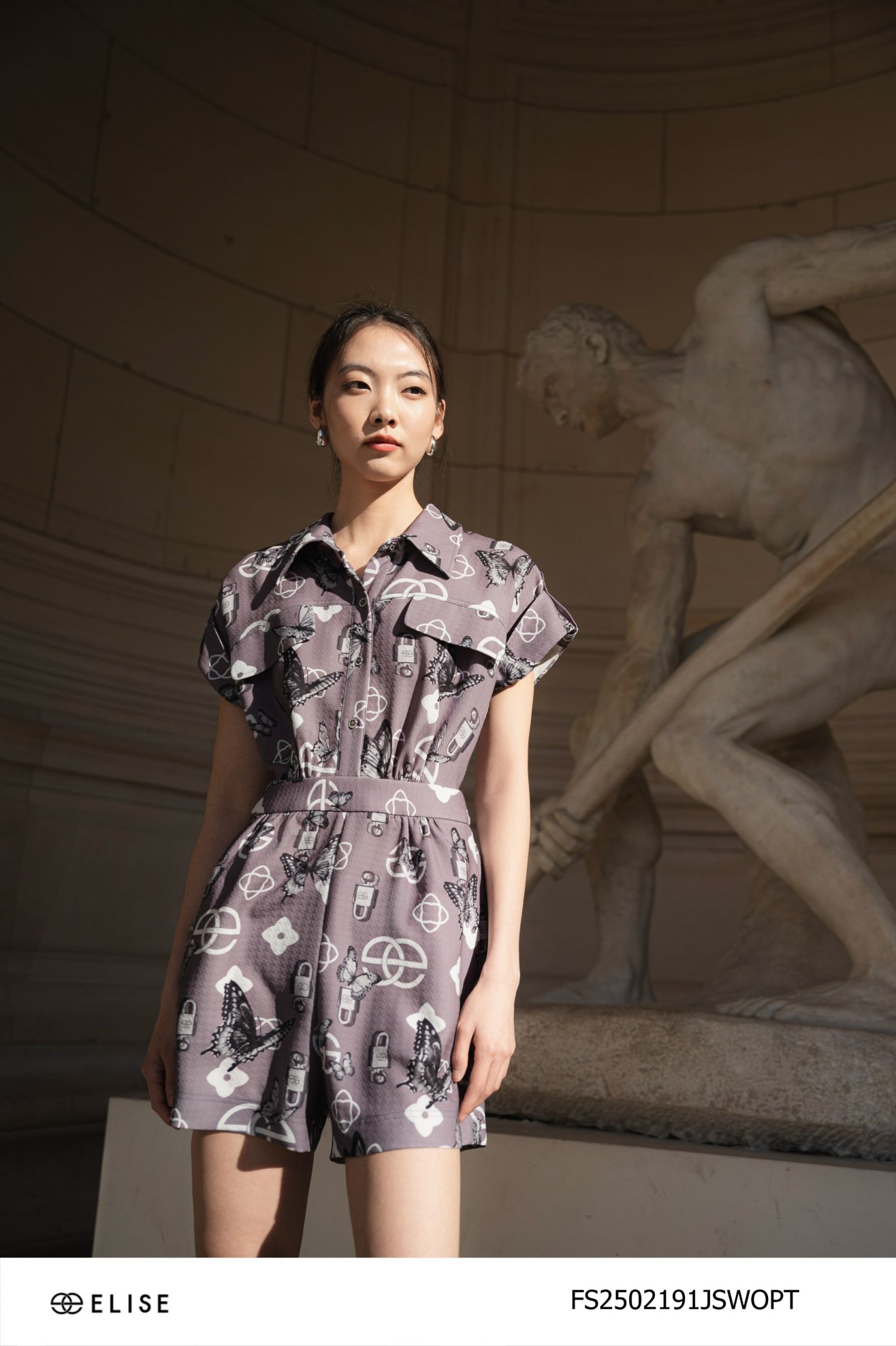 JUMPSUIT GHI HT LOGO BƯỚM TAY LƠ VÊ