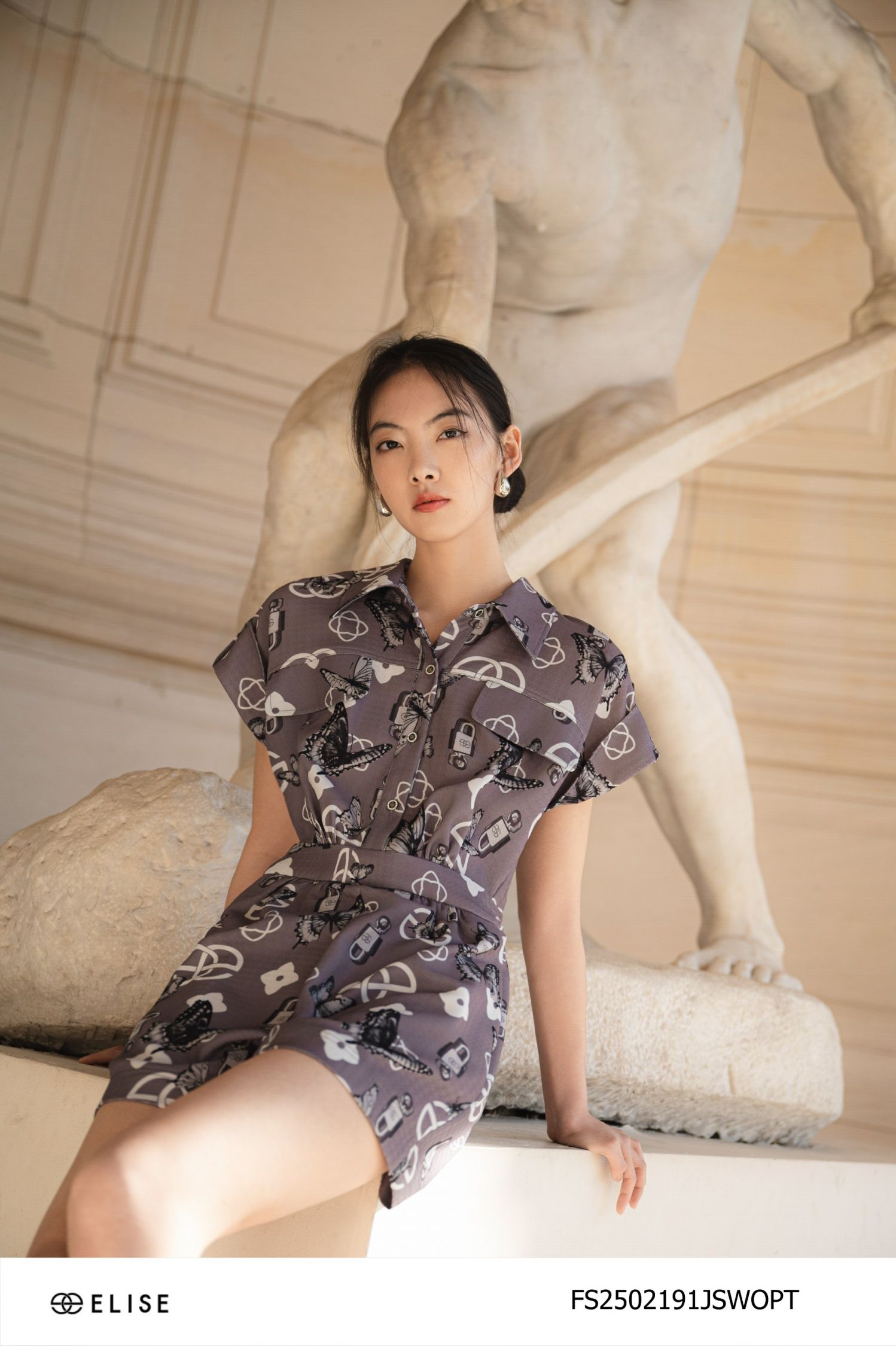 JUMPSUIT GHI HT LOGO BƯỚM TAY LƠ VÊ
