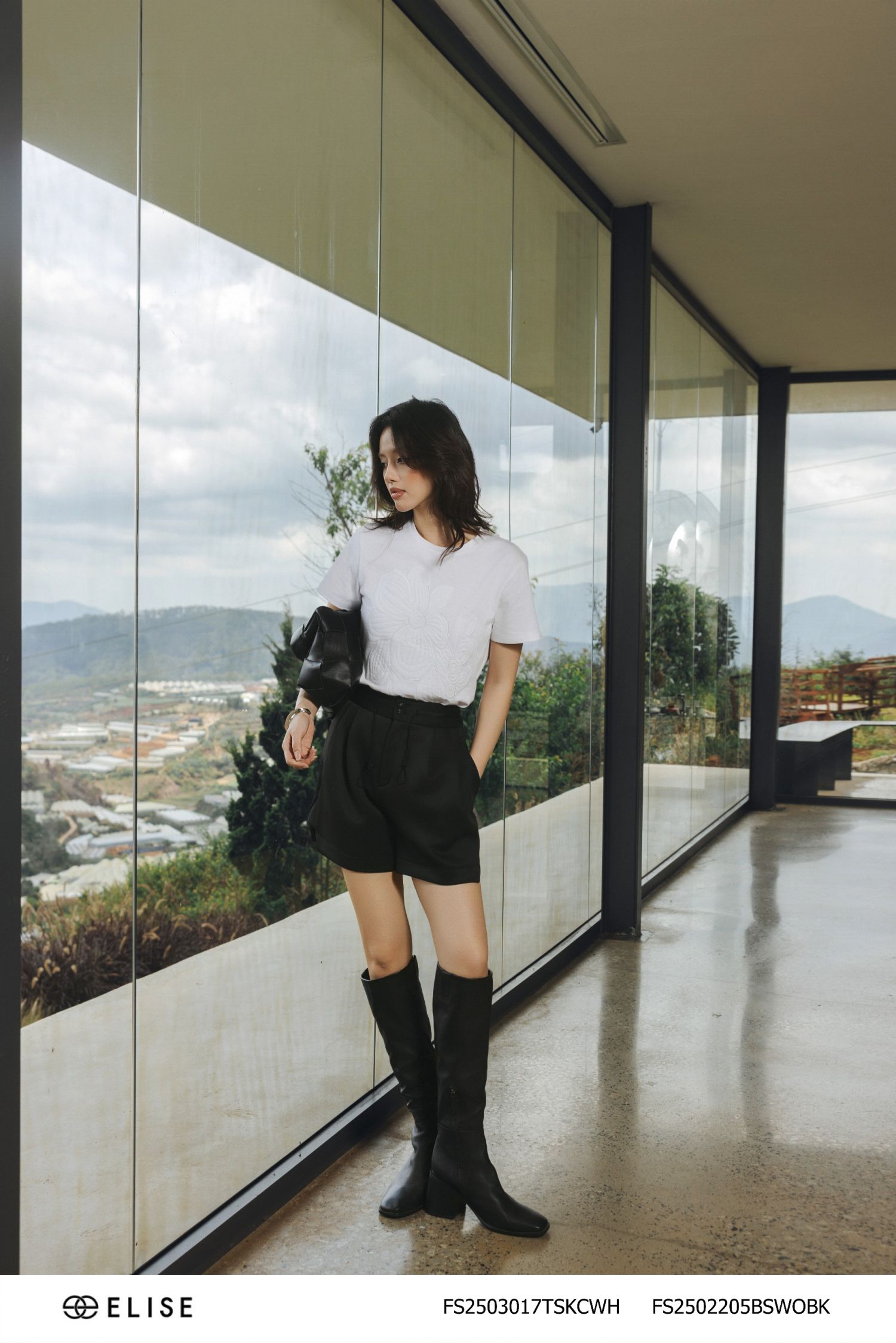 QUẦN SOOC UMI ĐEN XẾP LY ĐÍNH LOGO