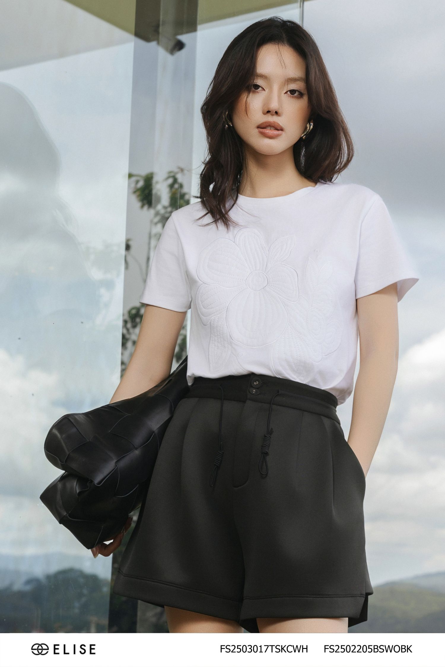 ÁO THUN TRẮNG THÊU HOA NỔI