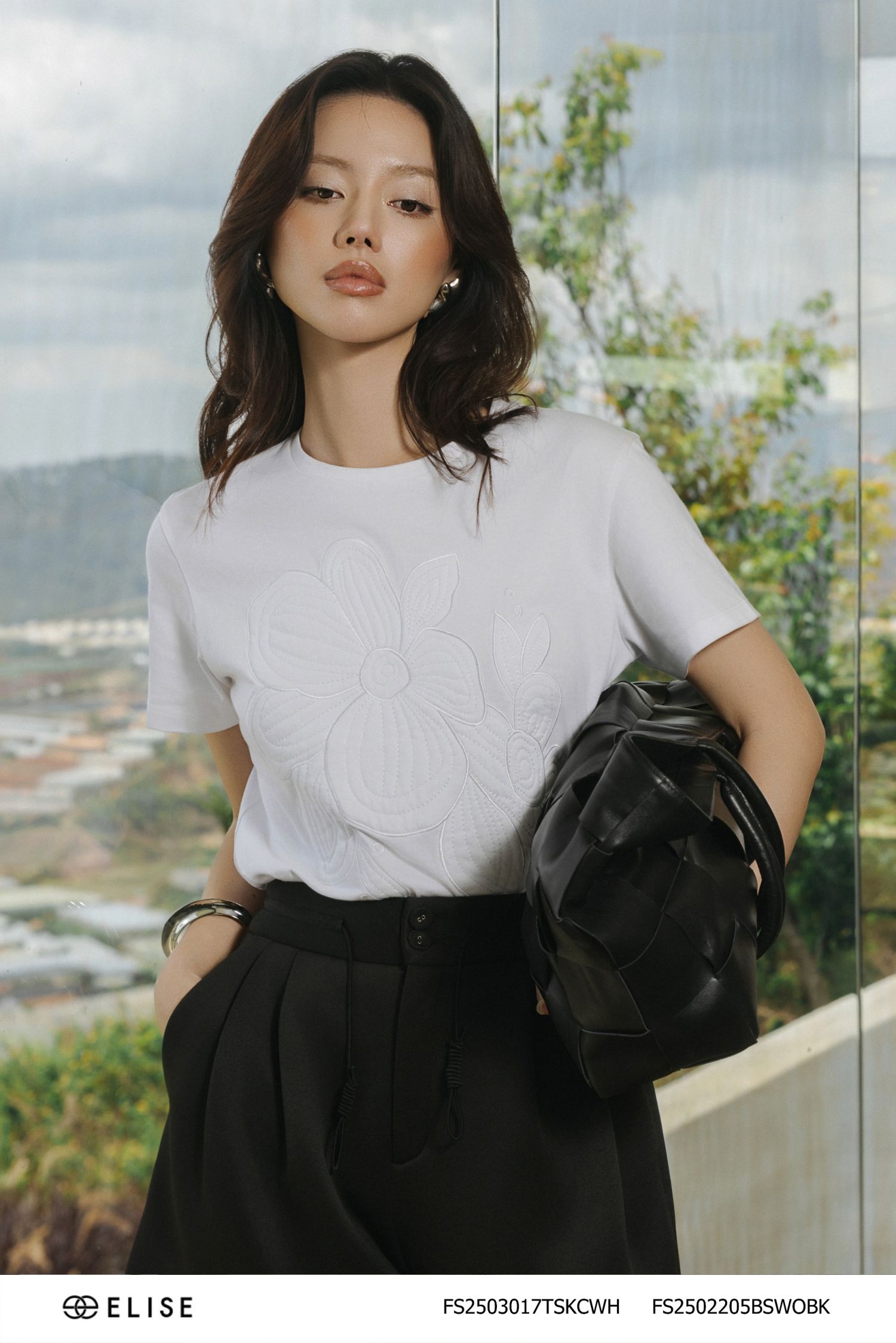 ÁO THUN TRẮNG THÊU HOA NỔI