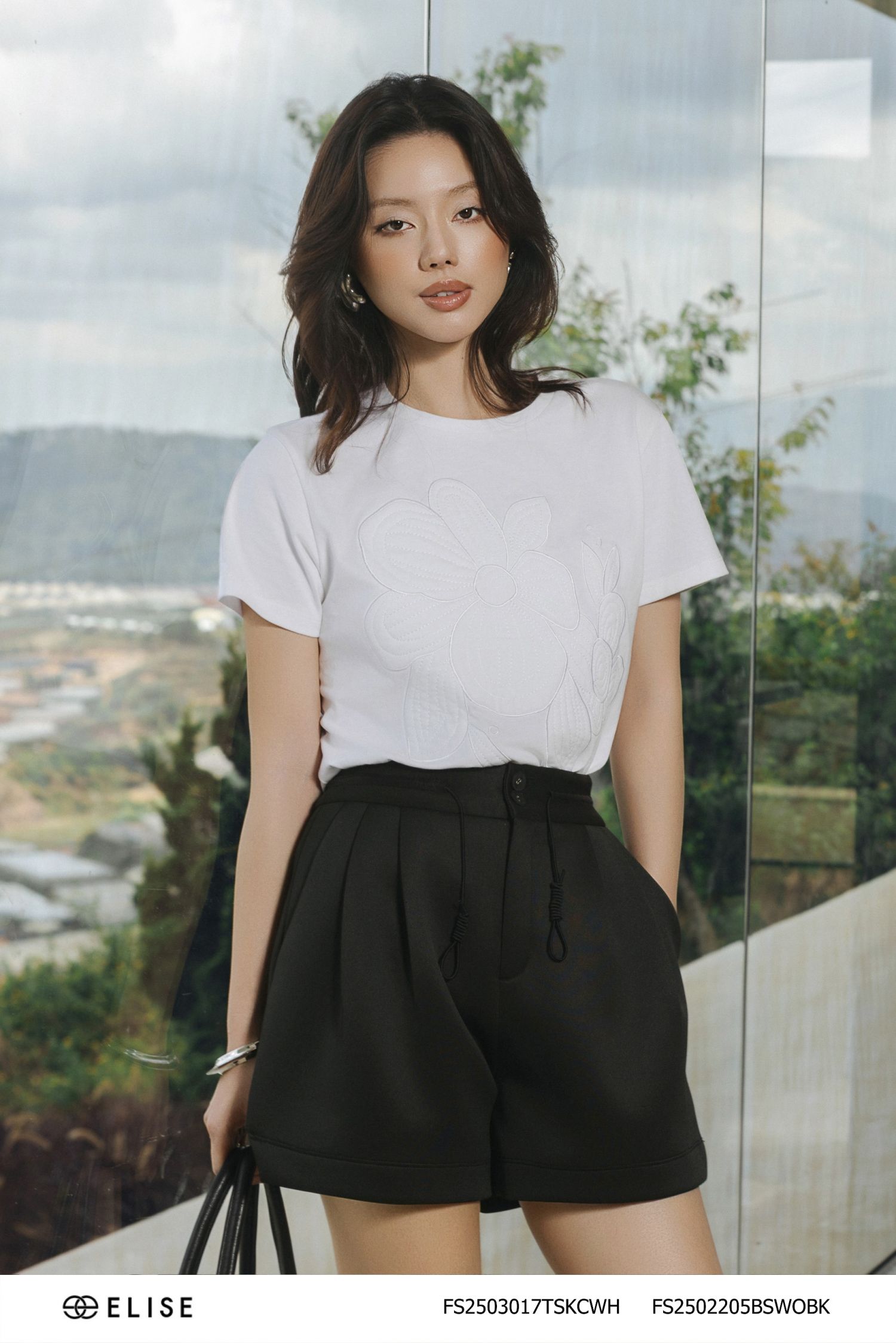 ÁO THUN TRẮNG THÊU HOA NỔI