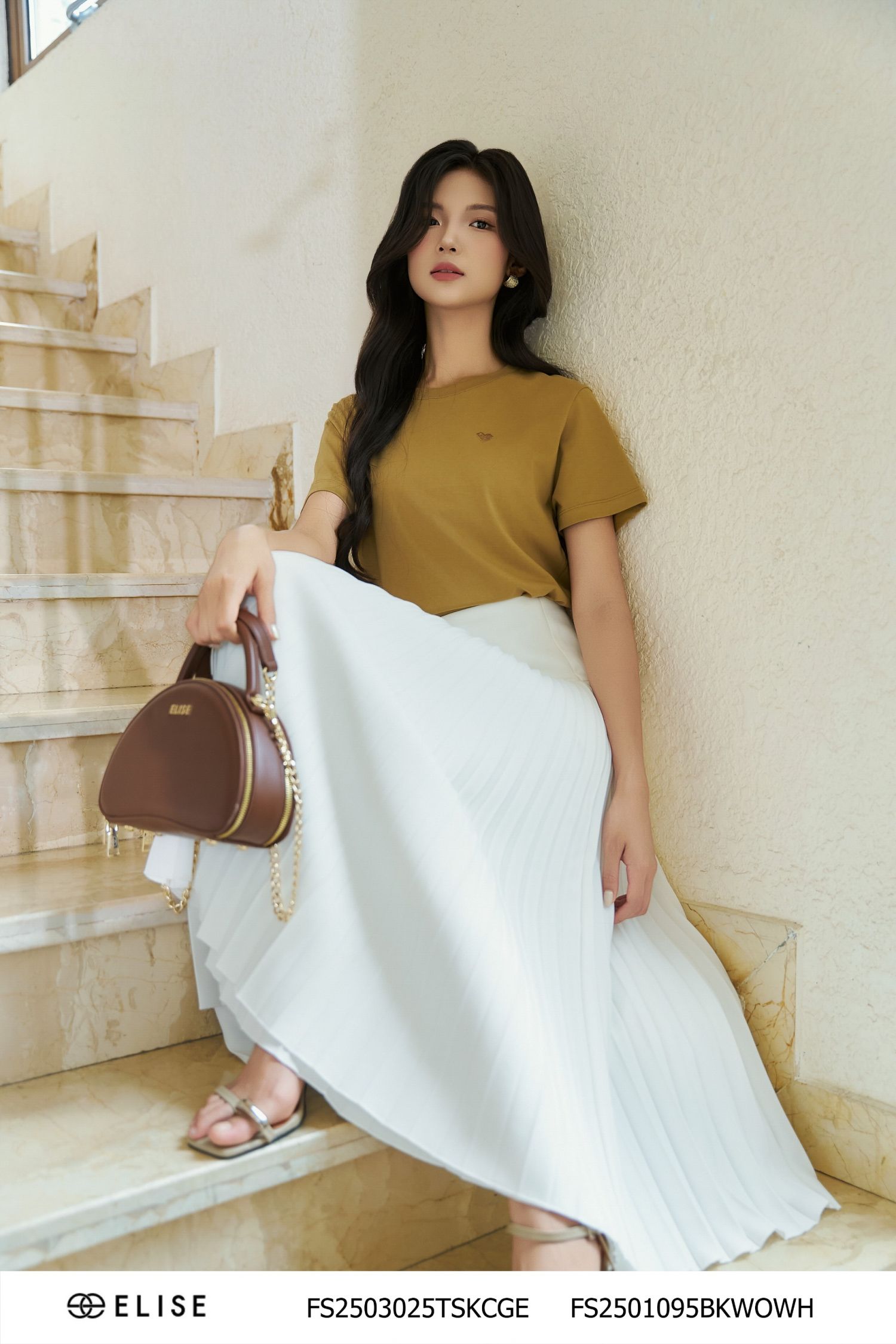 ÁO THUN CỎ ÚA THÊU HÌNH TIM