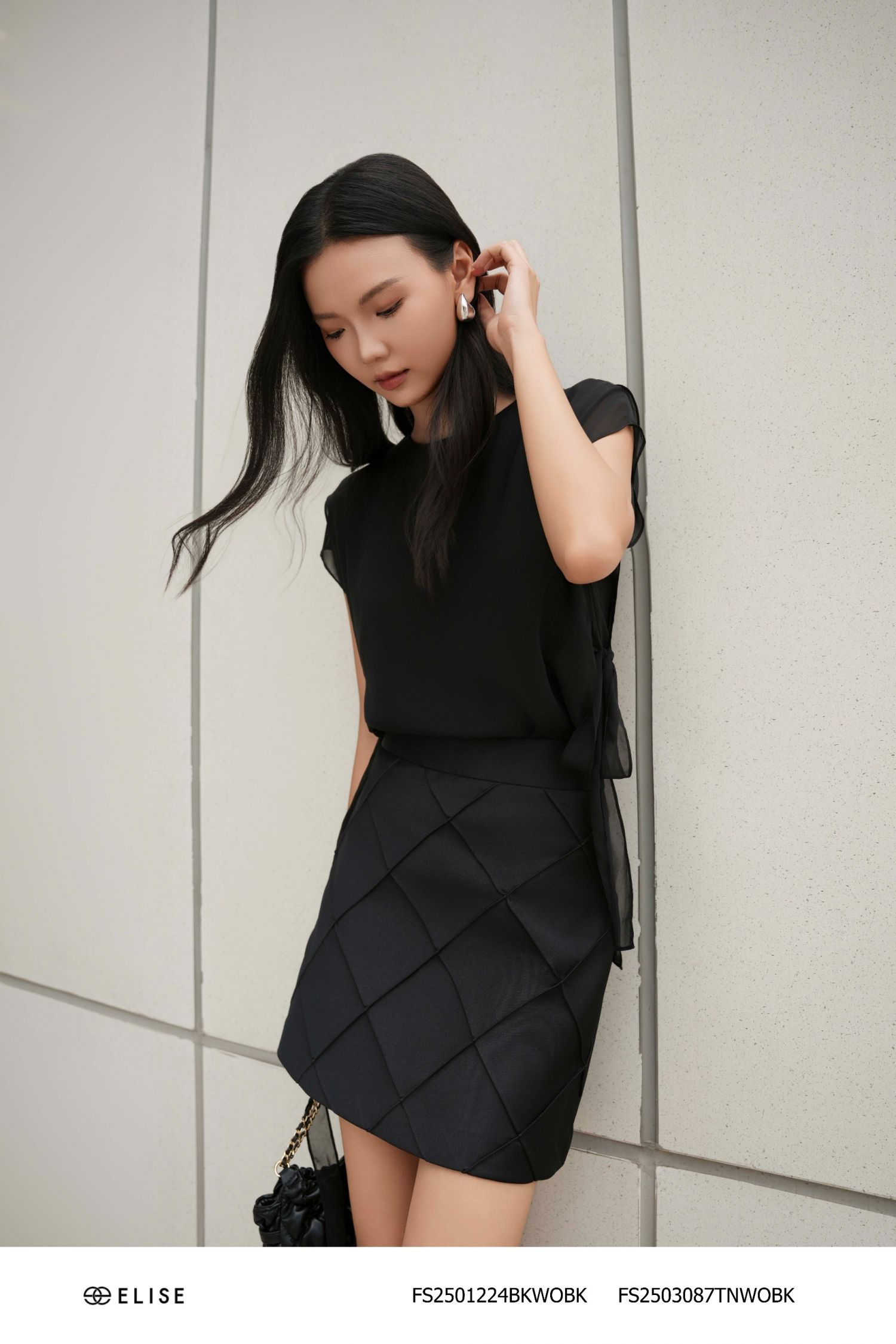 ÁO CHIFFON ĐEN BUỘC DÂY EO