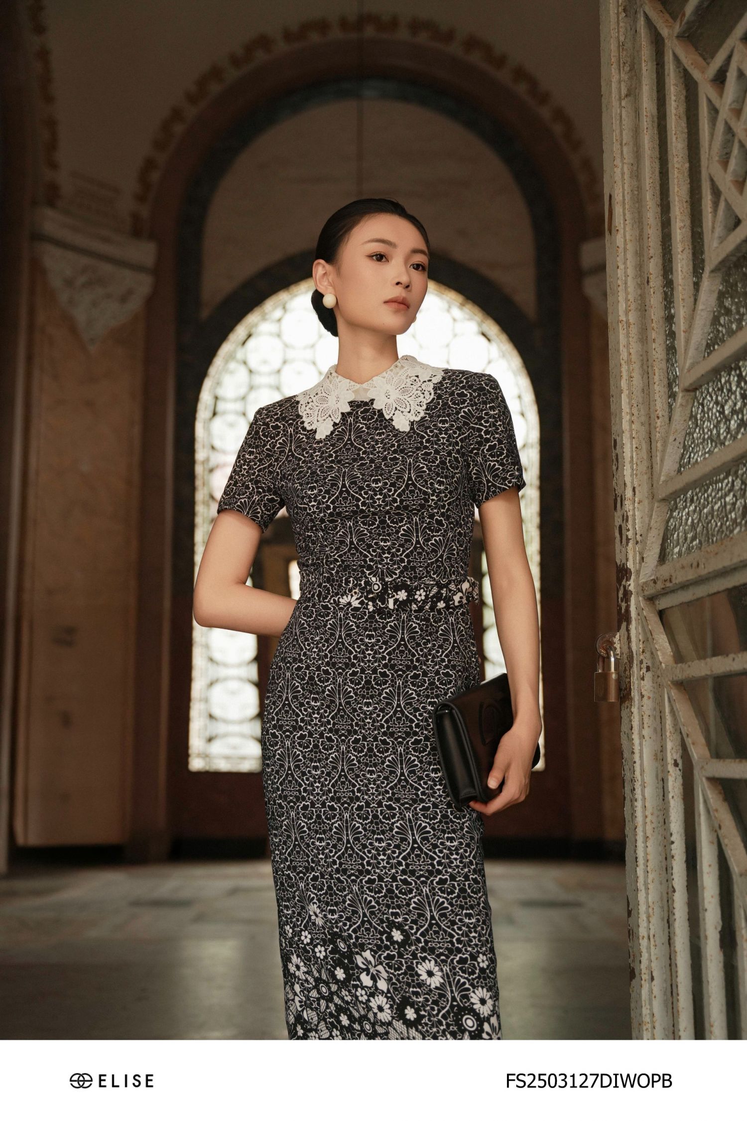 ĐẦM ĐEN HT TRẮNG CỔ REN