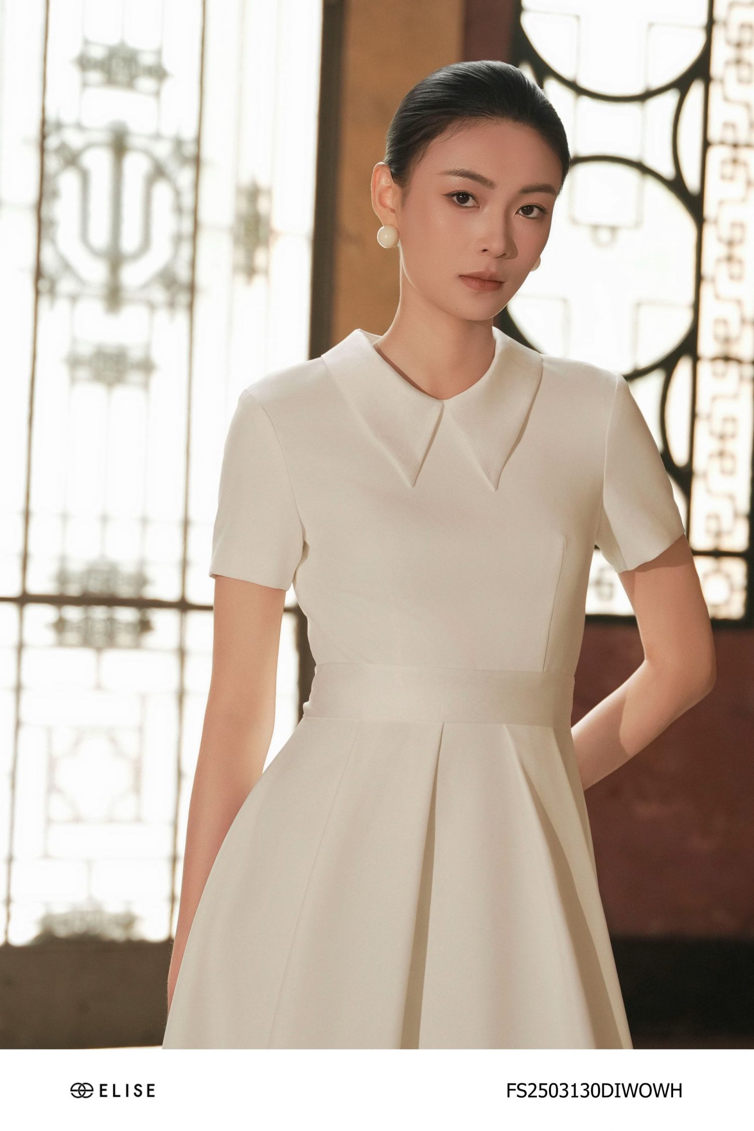 ĐẦM TRẮNG CỔ LỤA CHÂN XẾP LY