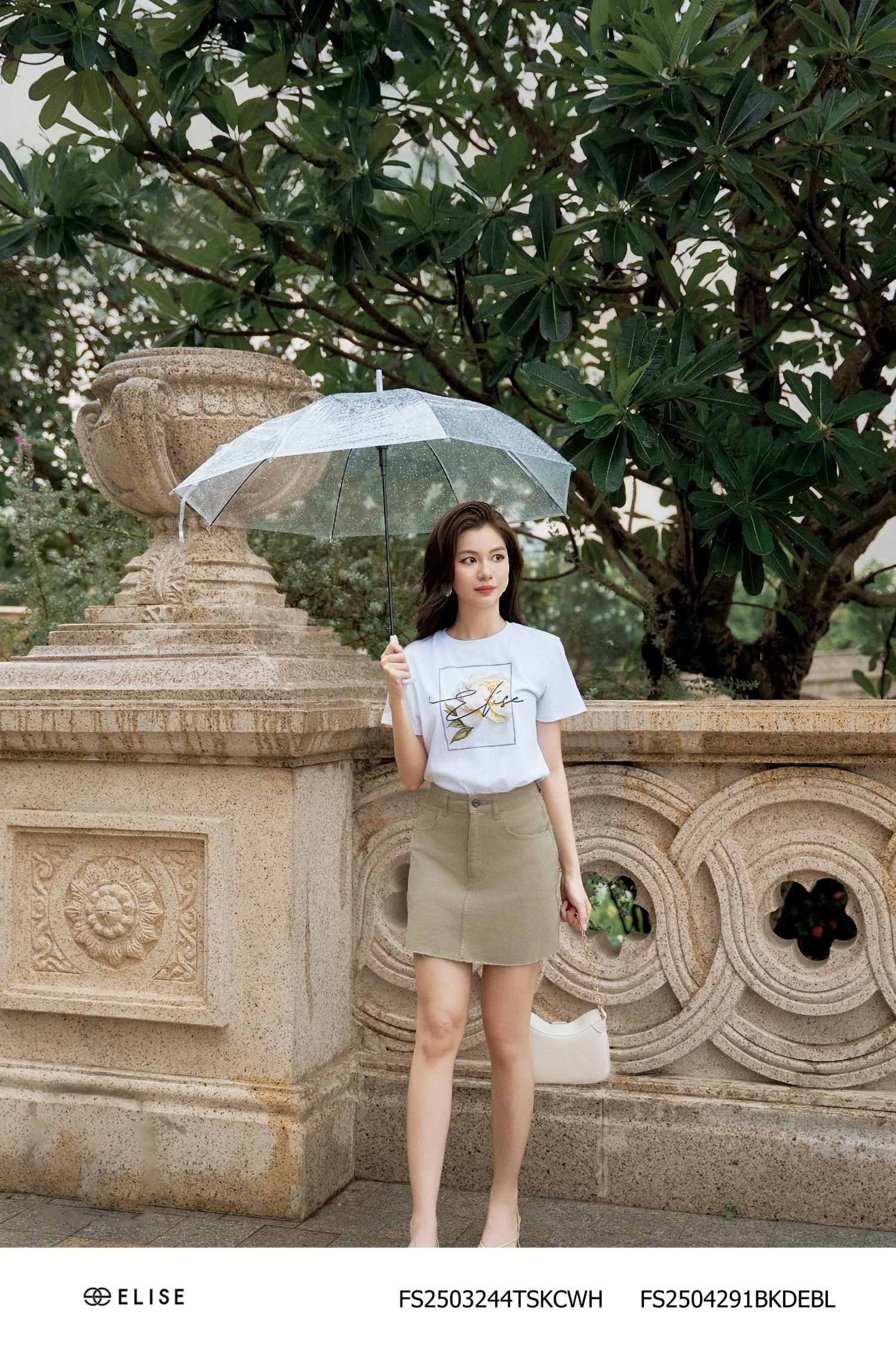 ÁO THUN TRẮNG IN HOA THÊU CHỮ ELISE