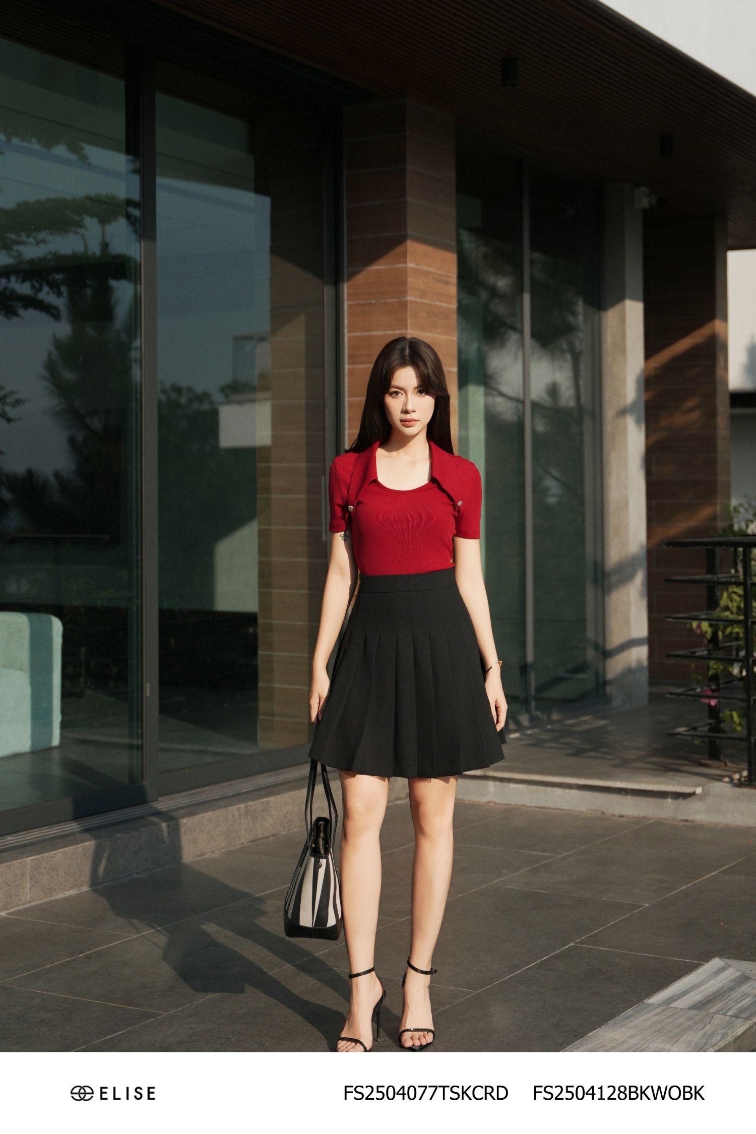 ÁO THUN ĐỎ ĐÔ LÁ CỔ NHỌN