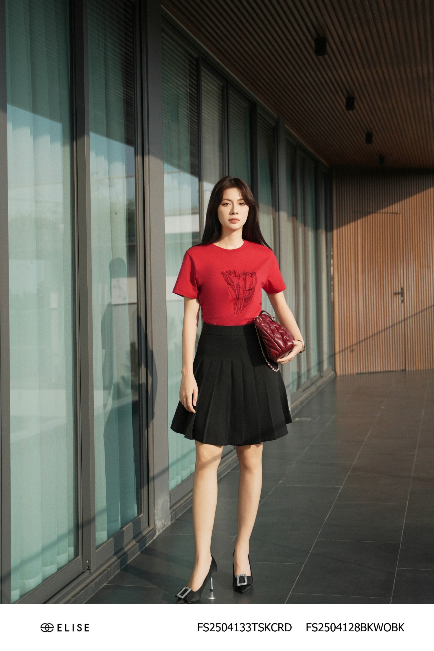 ÁO THUN THÊU HOA NỔI ĐÍNH ĐÁ