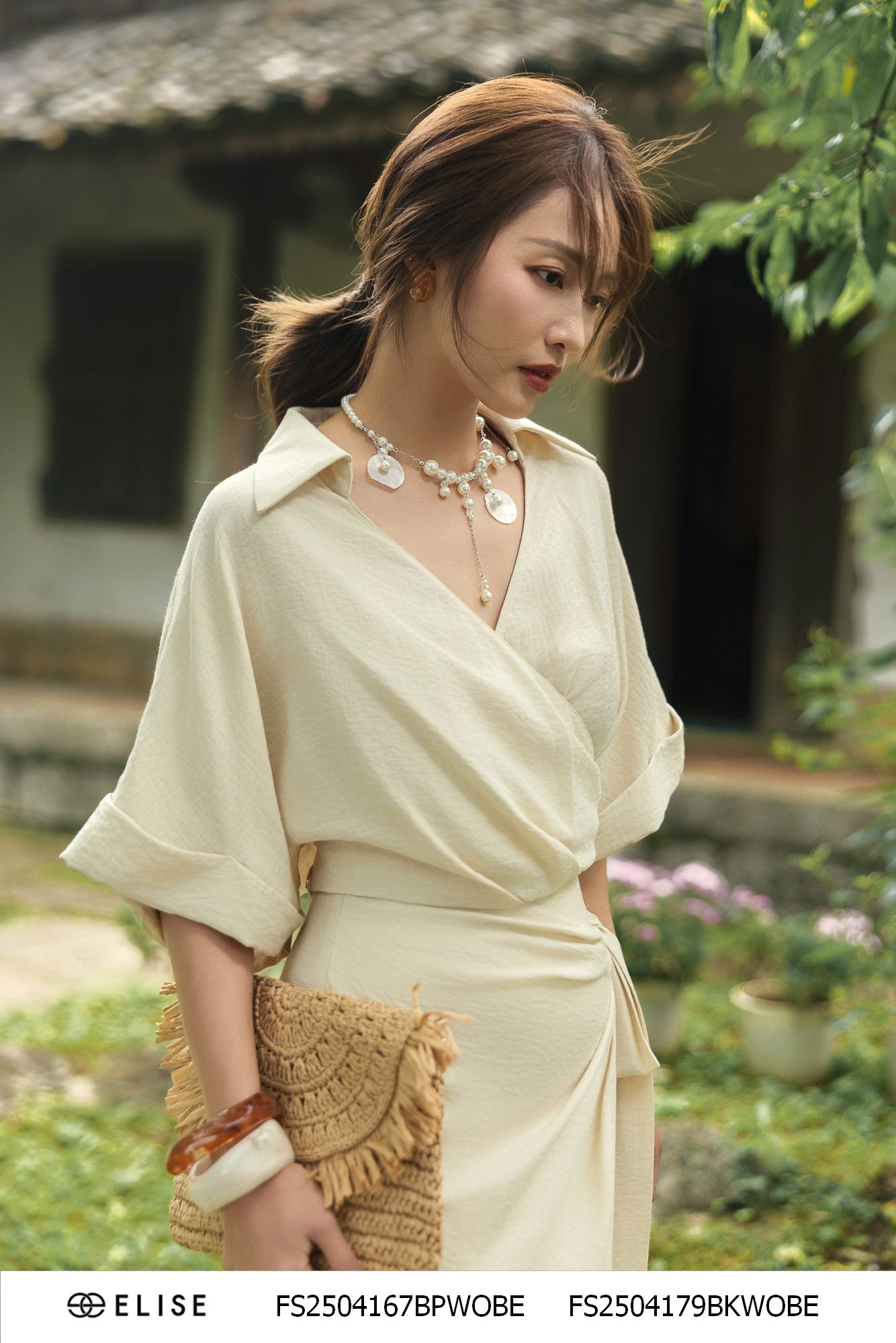 ÁO ĐŨI BE SỮA VẠT CỔ XẾP CHÉO