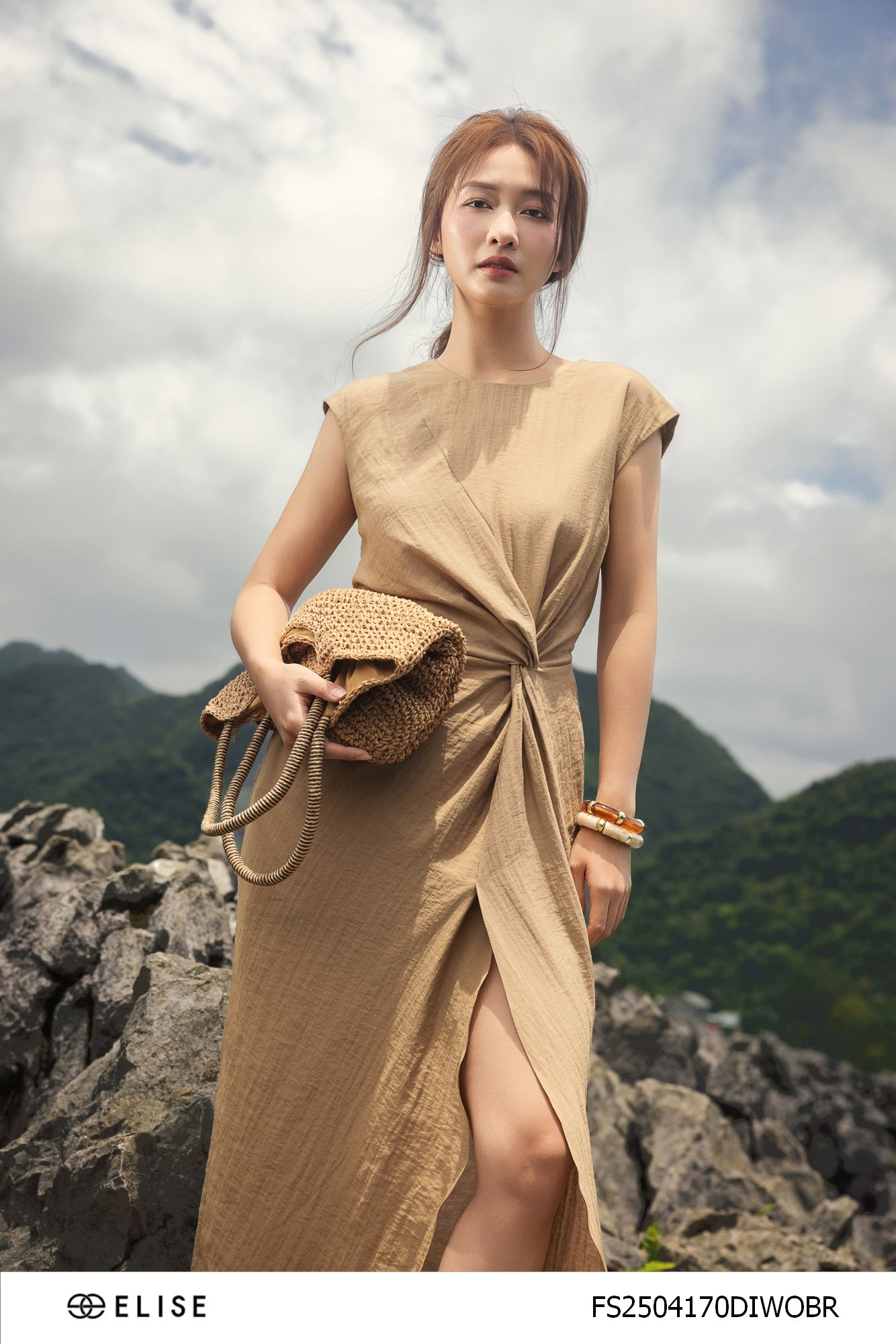 ĐẦM ĐŨI NÂU XOẮN EO
