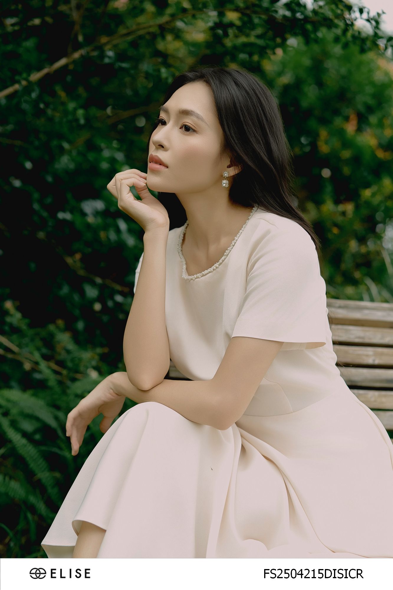 ĐẦM LỤA KEM CỔ ĐÍNH CƯỜM