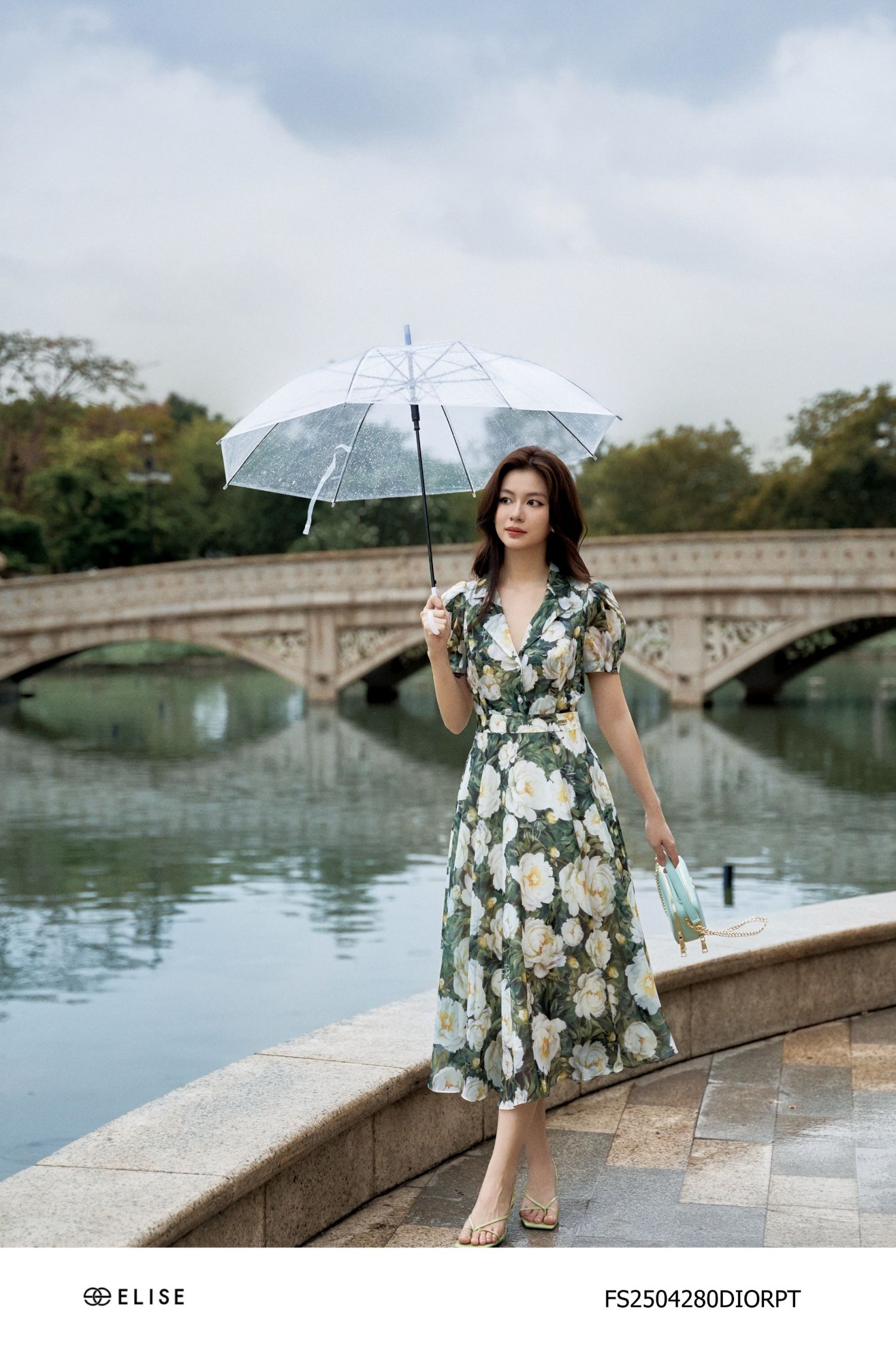 ĐẦM TƠ XANH HOA TRẮNG CỔ VEST