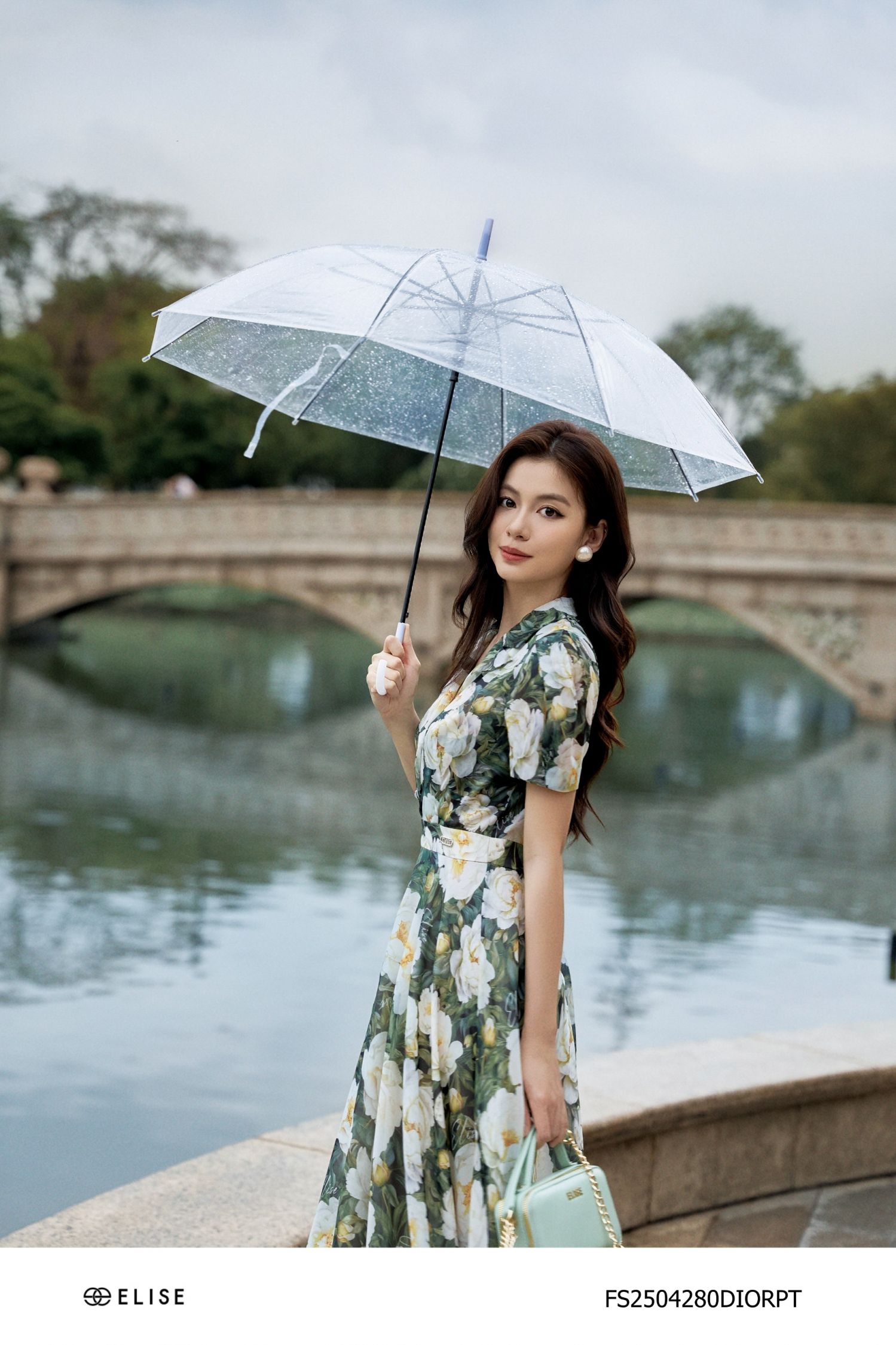 ĐẦM TƠ XANH HOA TRẮNG CỔ VEST
