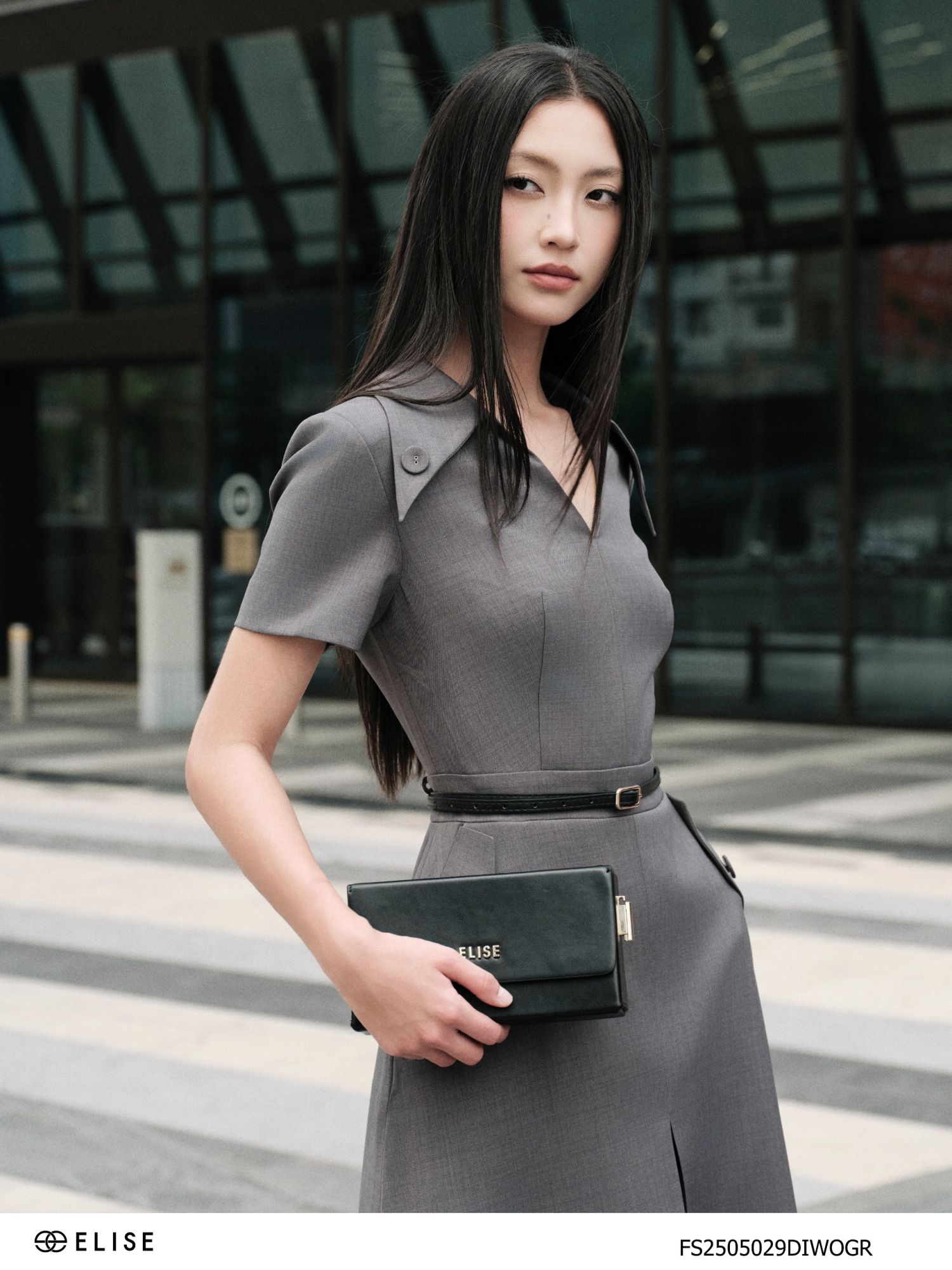 ĐẦM GHI XÁM CỔ V XẾP LY SÚP
