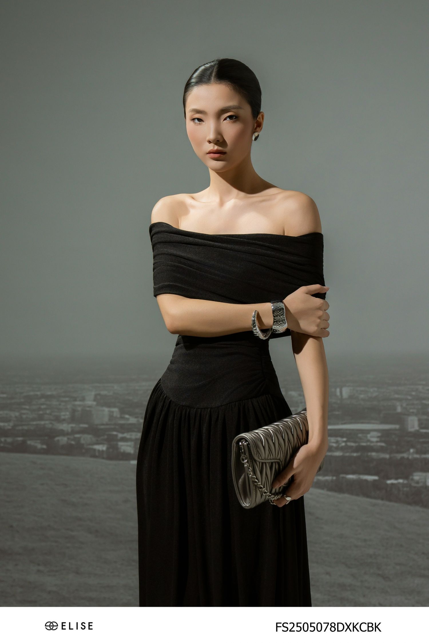 ĐẦM THUN ĐEN DÀI VAI TRỄ
