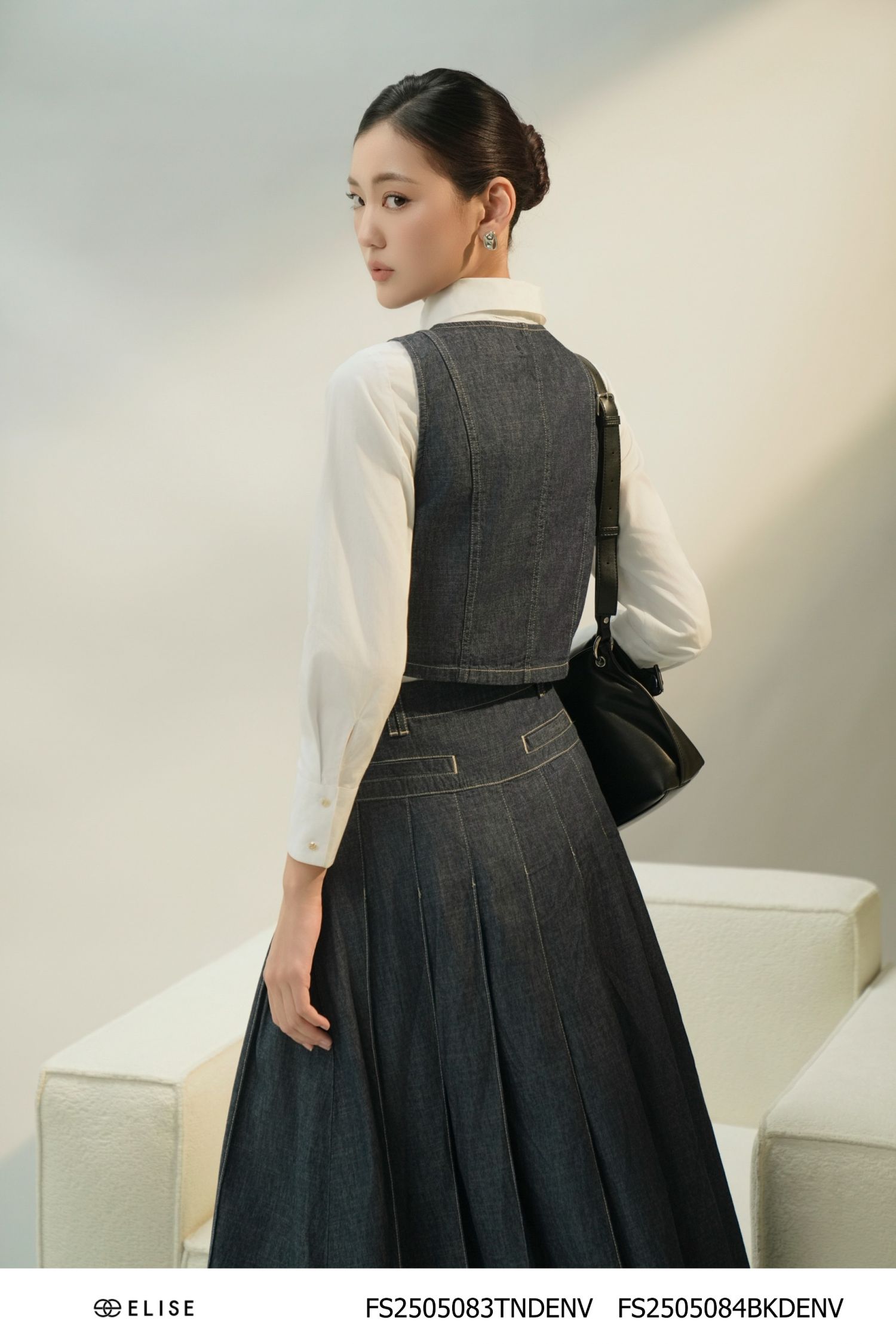 CHÂN VÁY DENIM XẾP LY