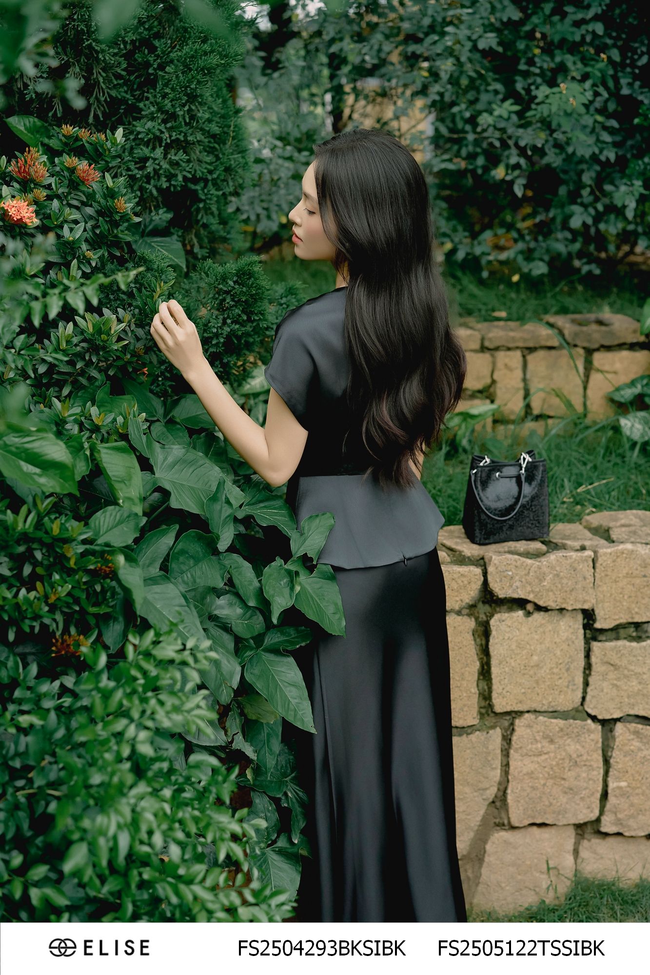 ÁO LỤA BÓNG ĐEN XẾP LY GẤU PEPLUM