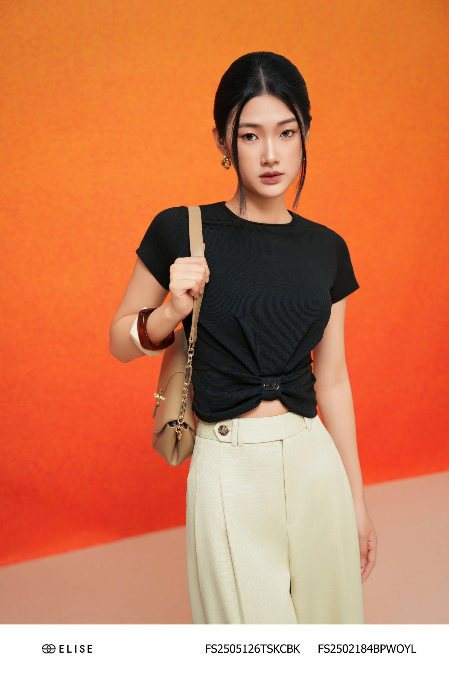ÁO THUN ĐEN NƠ GẤU