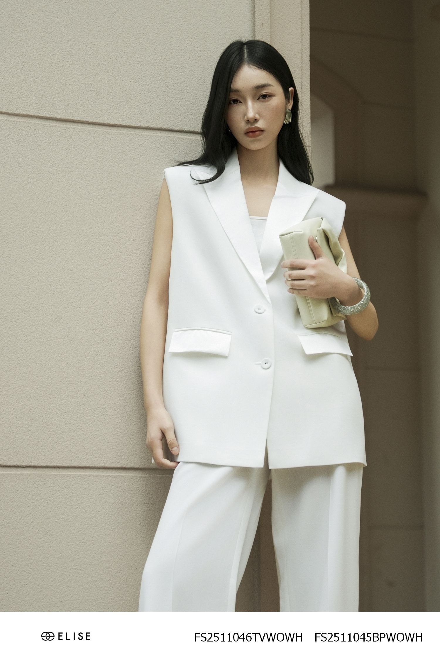 BLAZER TRẮNG VAI CHỜM NẮP TÚI