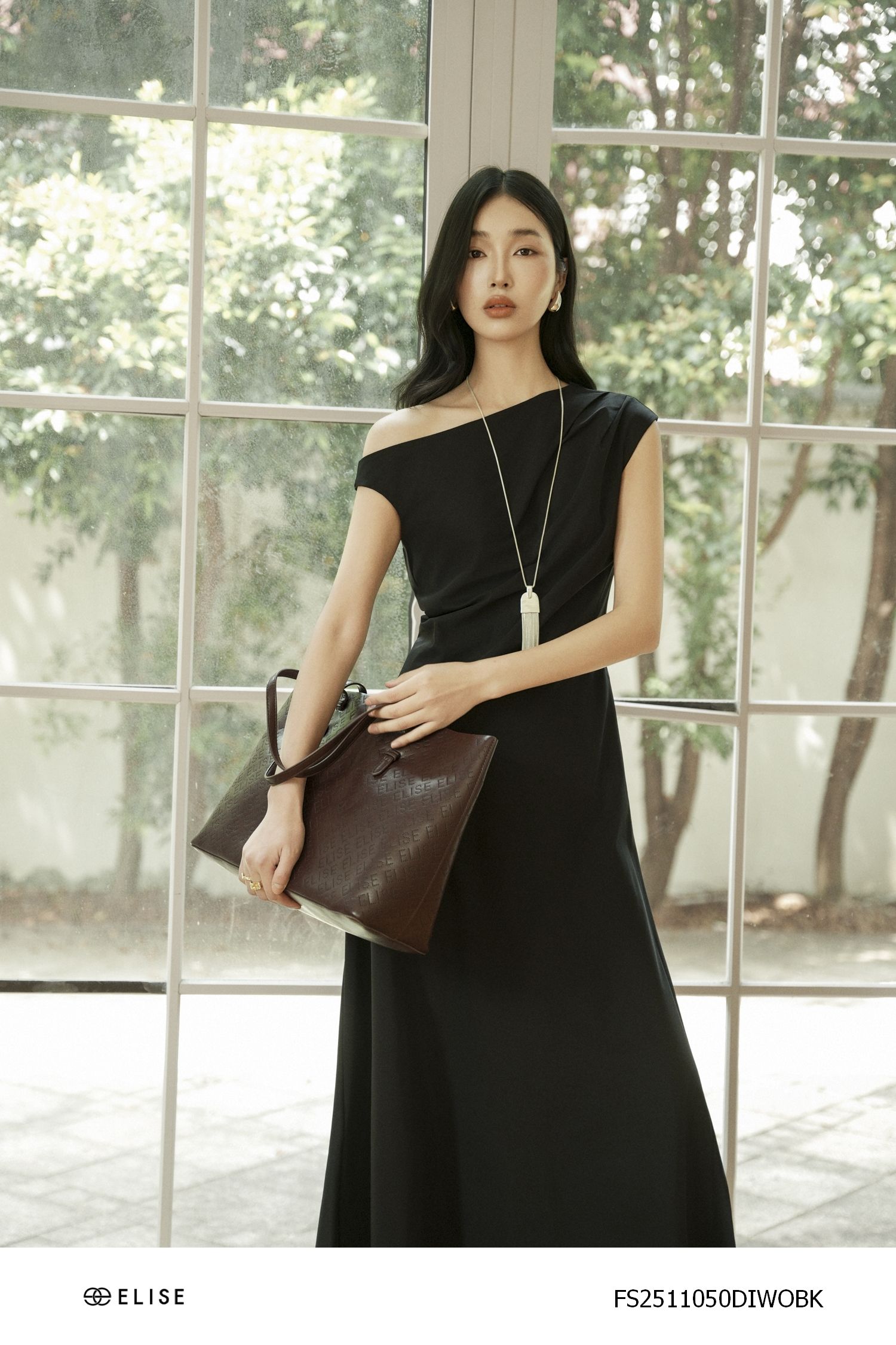 ĐẦM KAKI ĐEN XẾP NHÚN LY VAI LỆCH