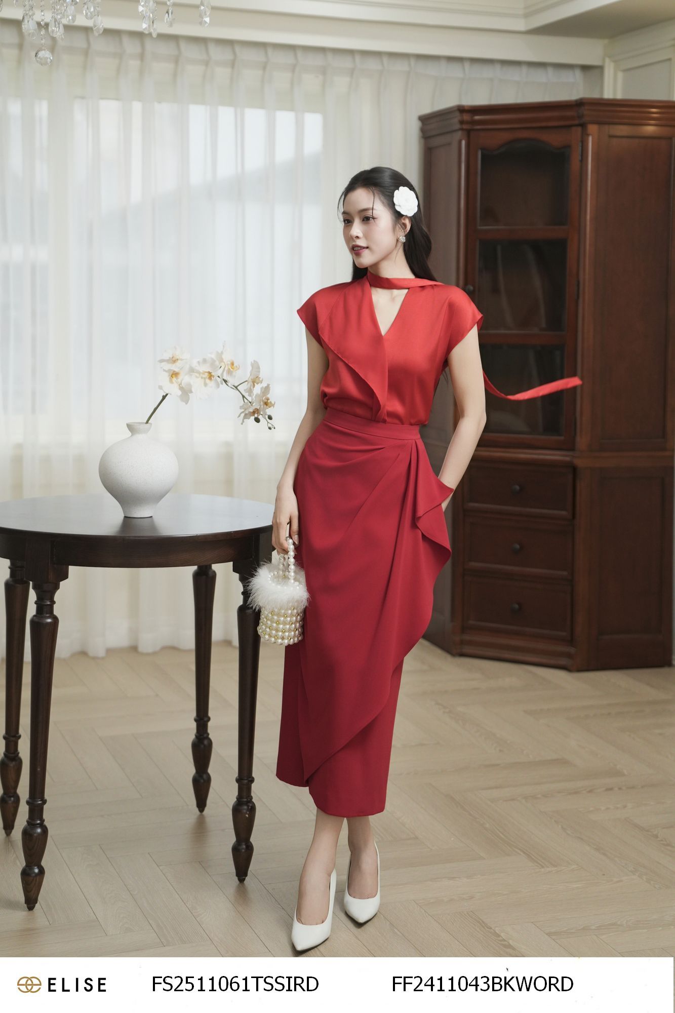 JUPE ĐỎ PHỦ VẠT BÈO