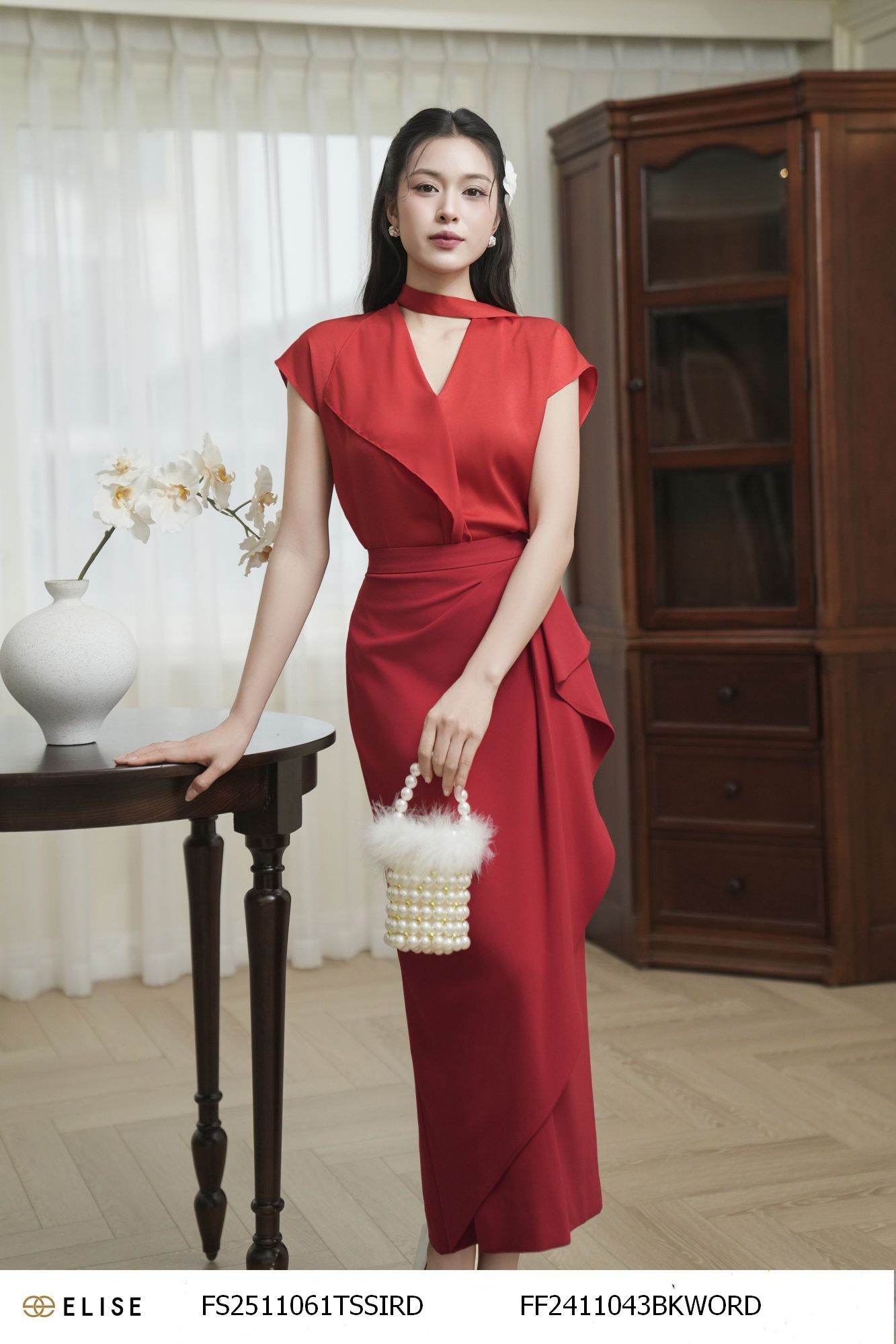 ÁO LỤA ĐỎ VẠT LỆCH DÂY CỔ
