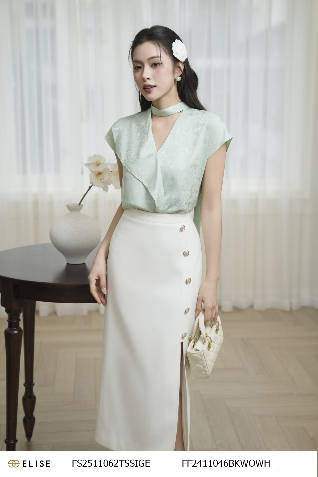 ÁO LỤA XANH VẠT LỆCH DÂY CỔ