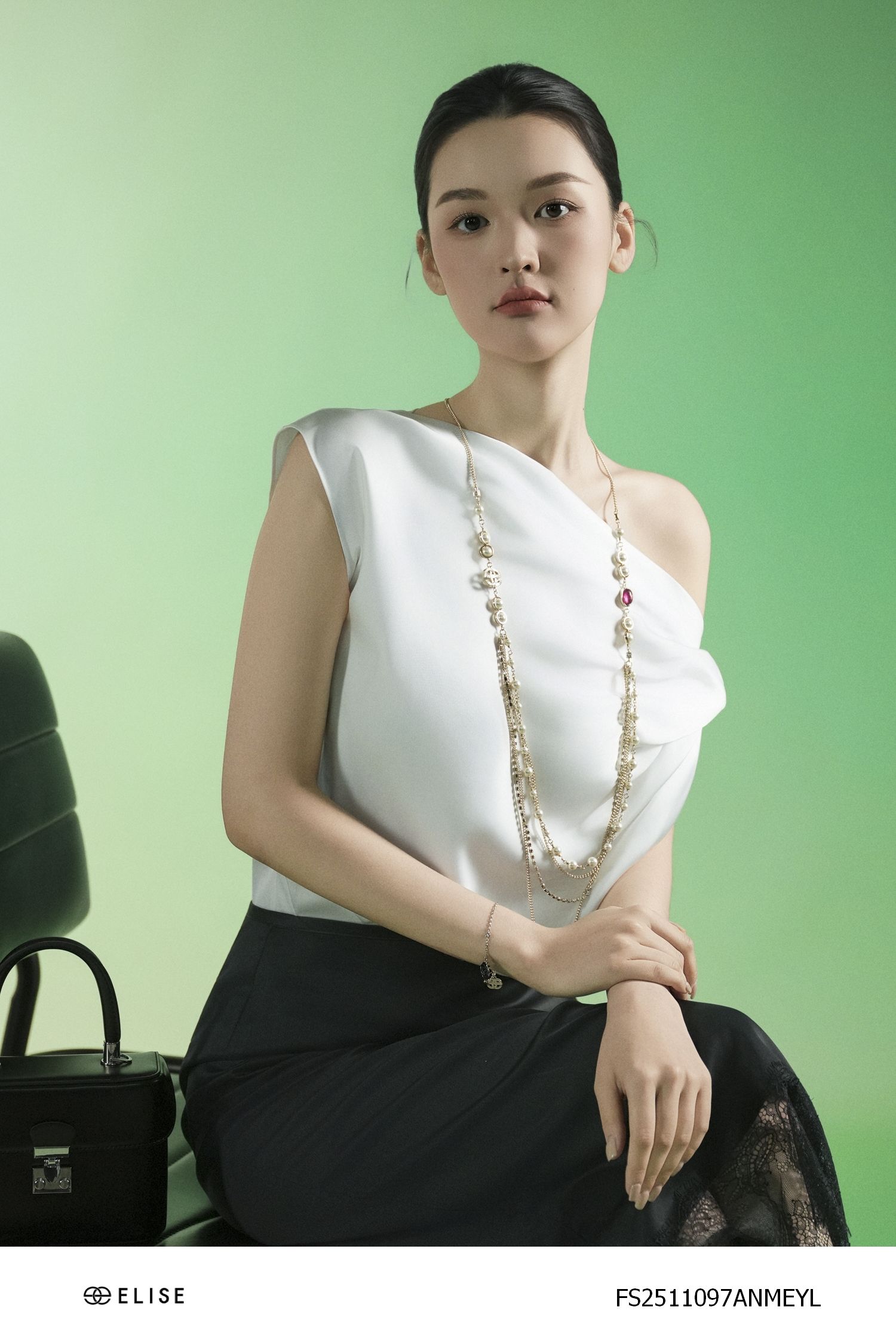 VÒNG CỔ HẠT TRAI TRẮNG ITZEL