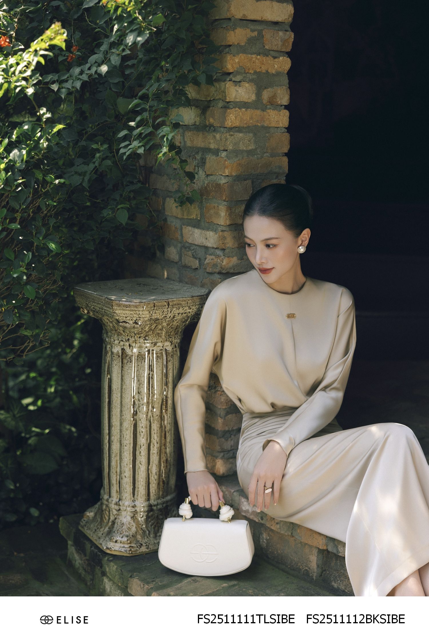 ÁO LỤA BE NÂU TAY CÁNH DƠI