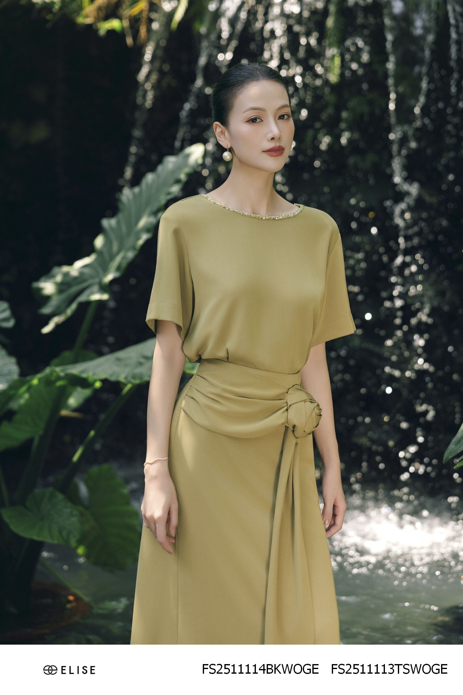 ÁO XANH OLIU ĐÍNH CƯỜM CỔ