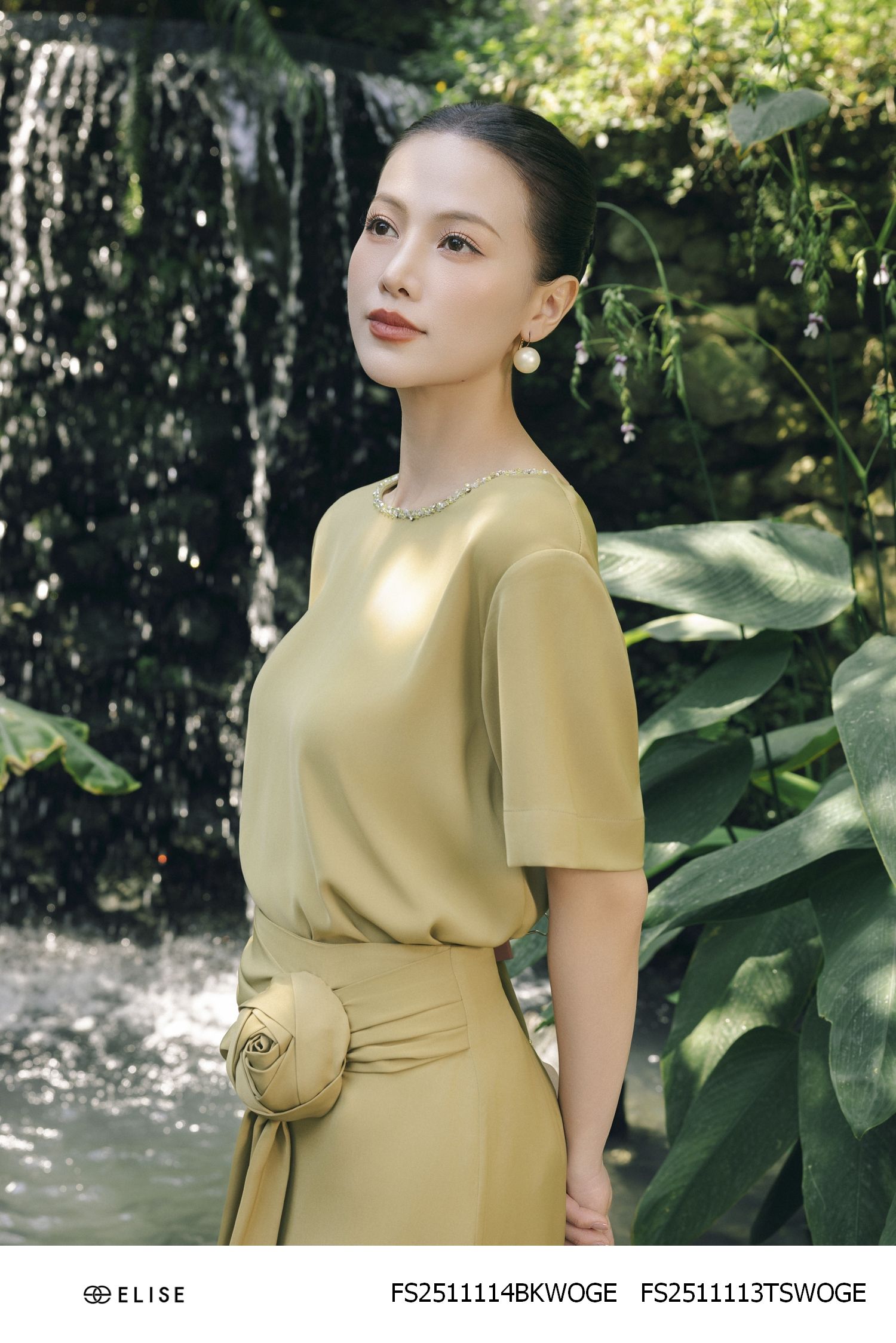 ÁO XANH OLIU ĐÍNH CƯỜM CỔ