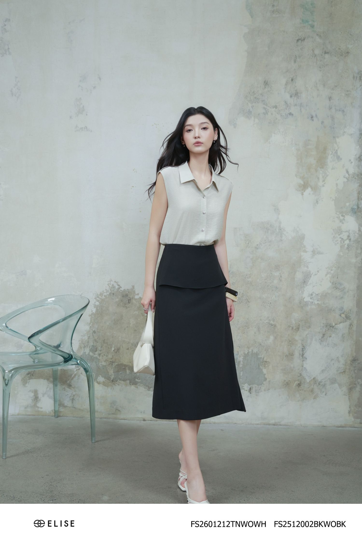 CV TUYTSY ĐEN VẠT PHỦ LỆCH XẺ SAU