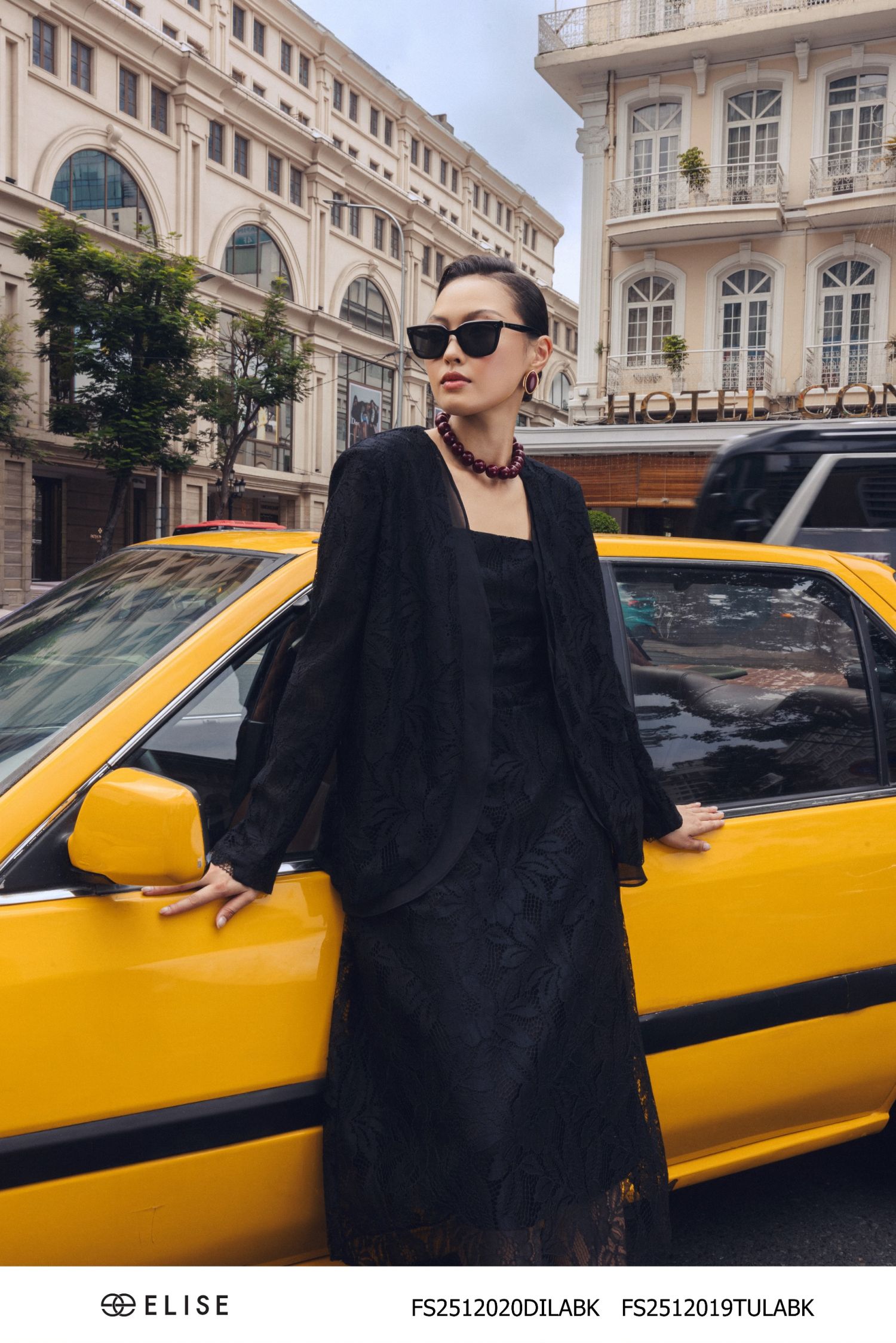 VEST HOA ĐEN PHỐI VẠT TƠ