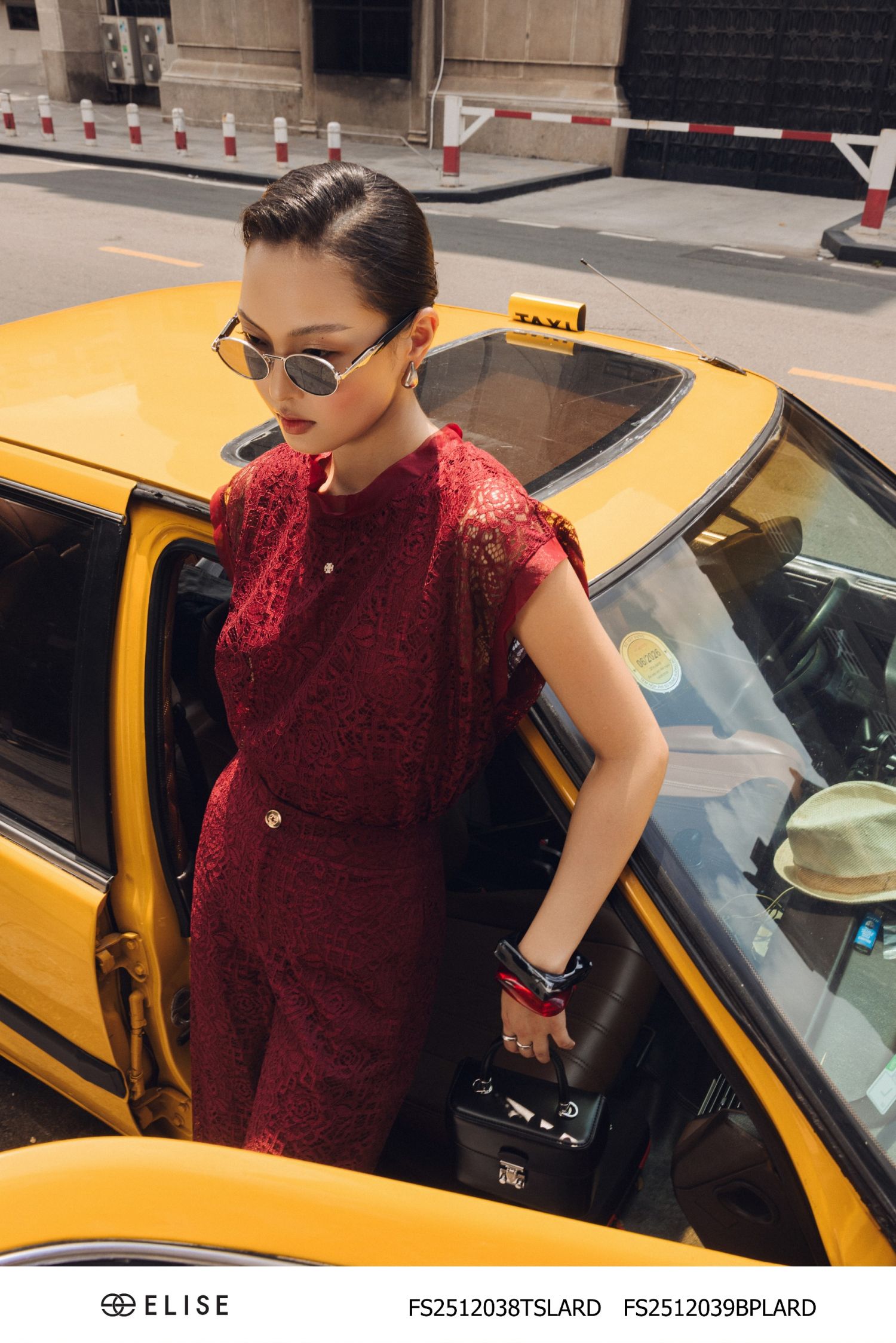 QUẦN SUÔNG REN HOA ĐỎ SẪM TÚI SƯỜN