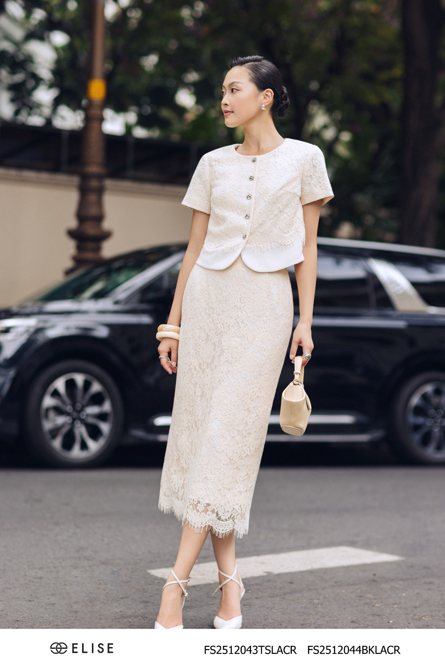 ÁO REN HOA KEM CỔ TRÒN