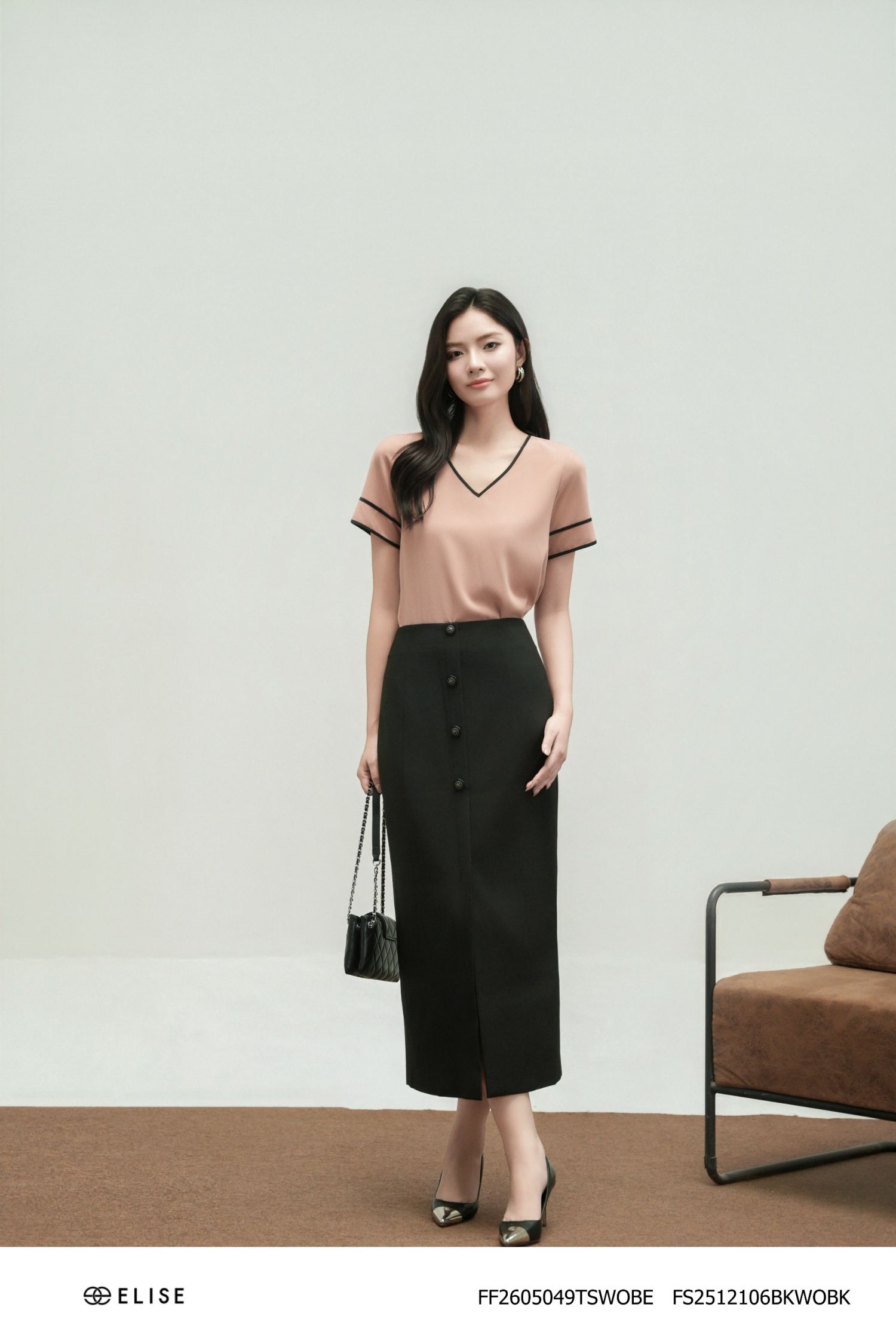 JUPE BÚT CHÌ ĐEN XẺ TRƯỚC DIỄU MÍ