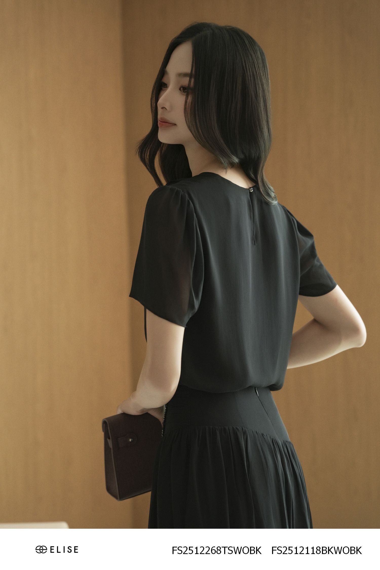 CV CHIFFON ĐEN XẾP NHÚN ĐÍNH CƯỜM