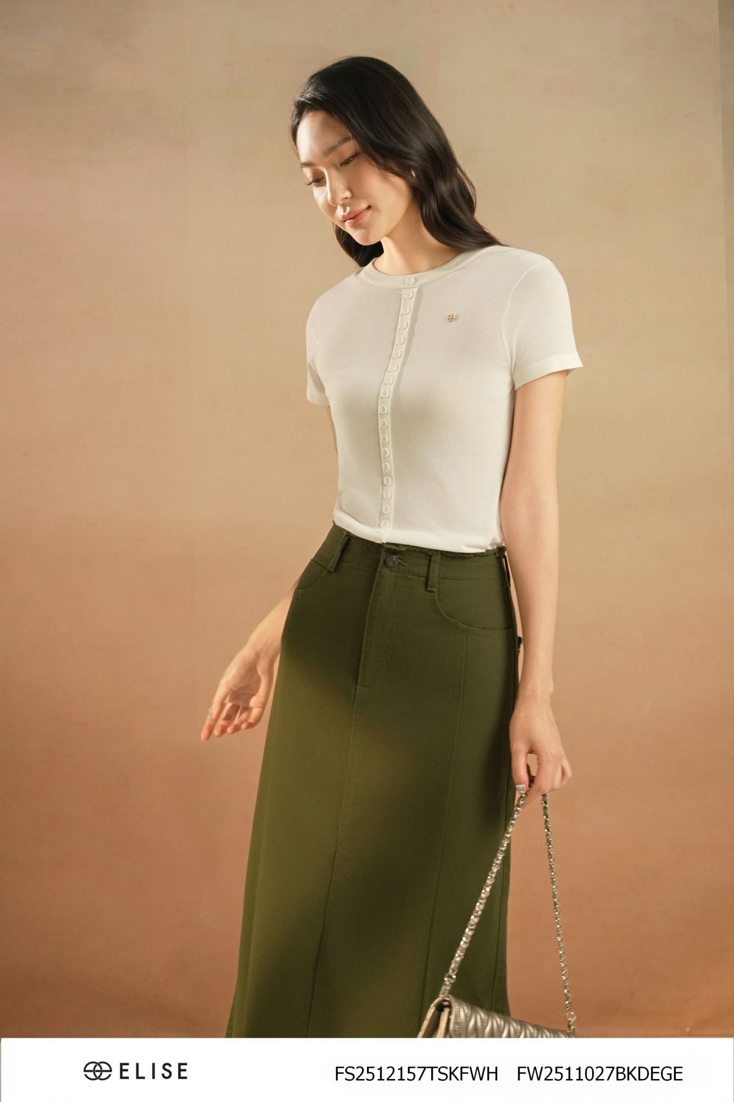 ÁO MONGTOGHI TRẮNG NẸP ĐÍNH CÚC