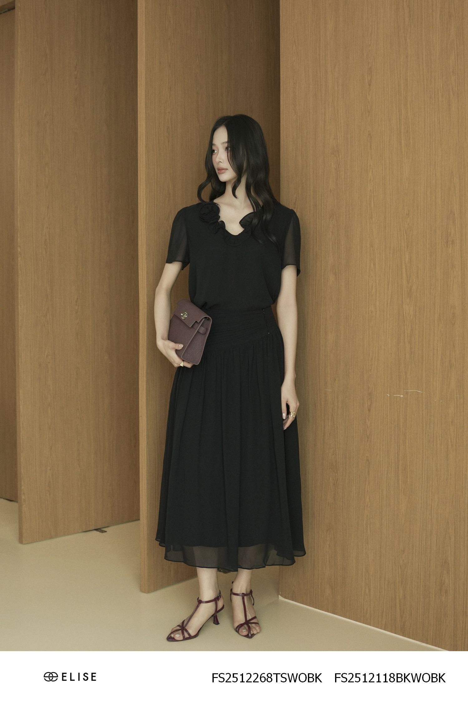 ÁO CHIFFON ĐEN CUỐN HOA CỔ